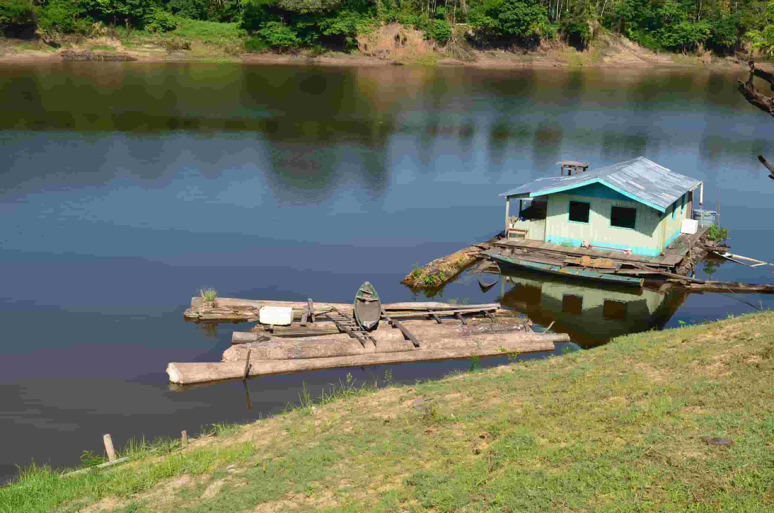 Find cheap flights to Tefé