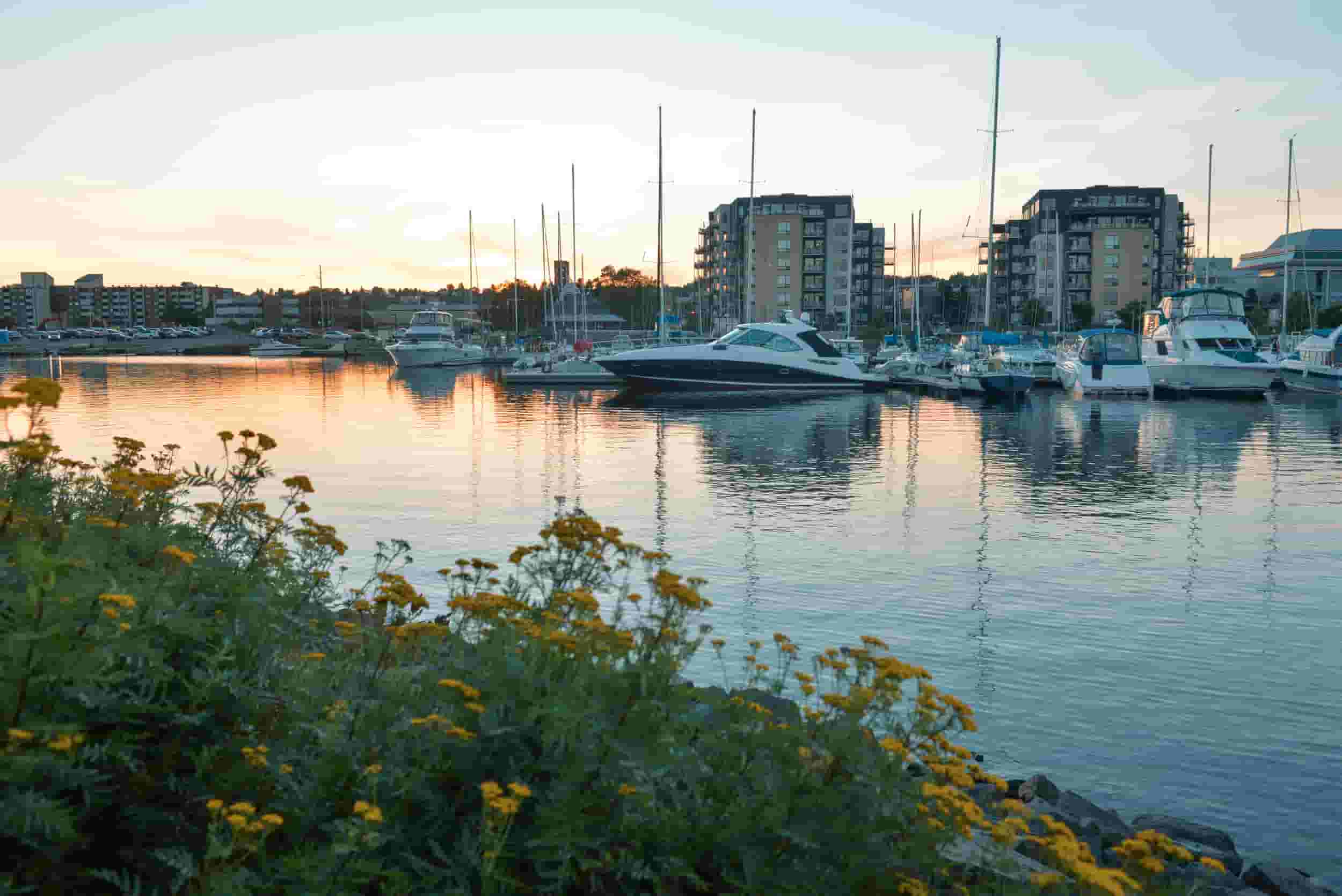 Find billige flybilletter to Thunder Bay