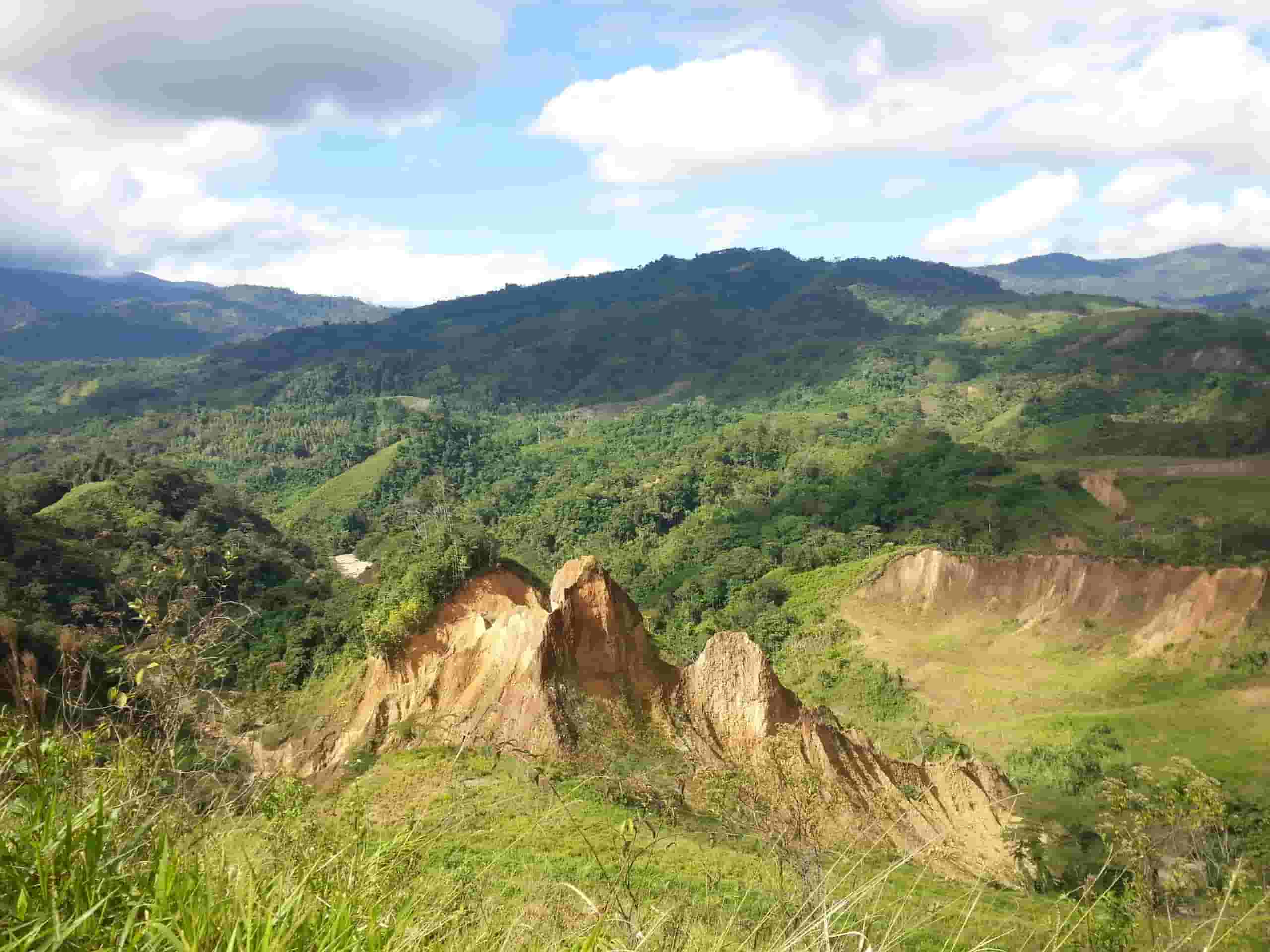 Noleggio auto economico a Tingo María, Perù