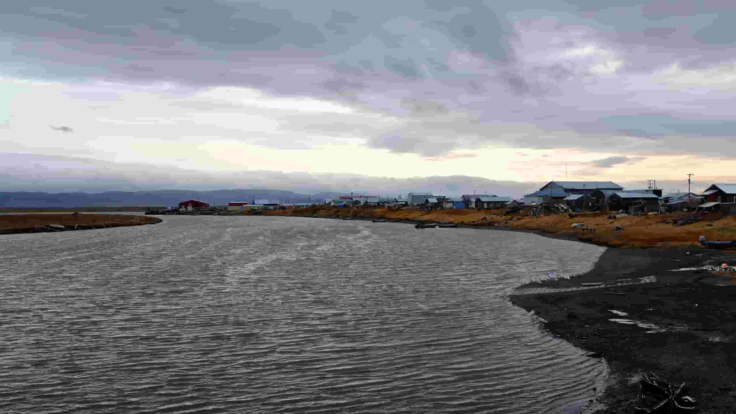 Finn billige flyreiser til Unalakleet