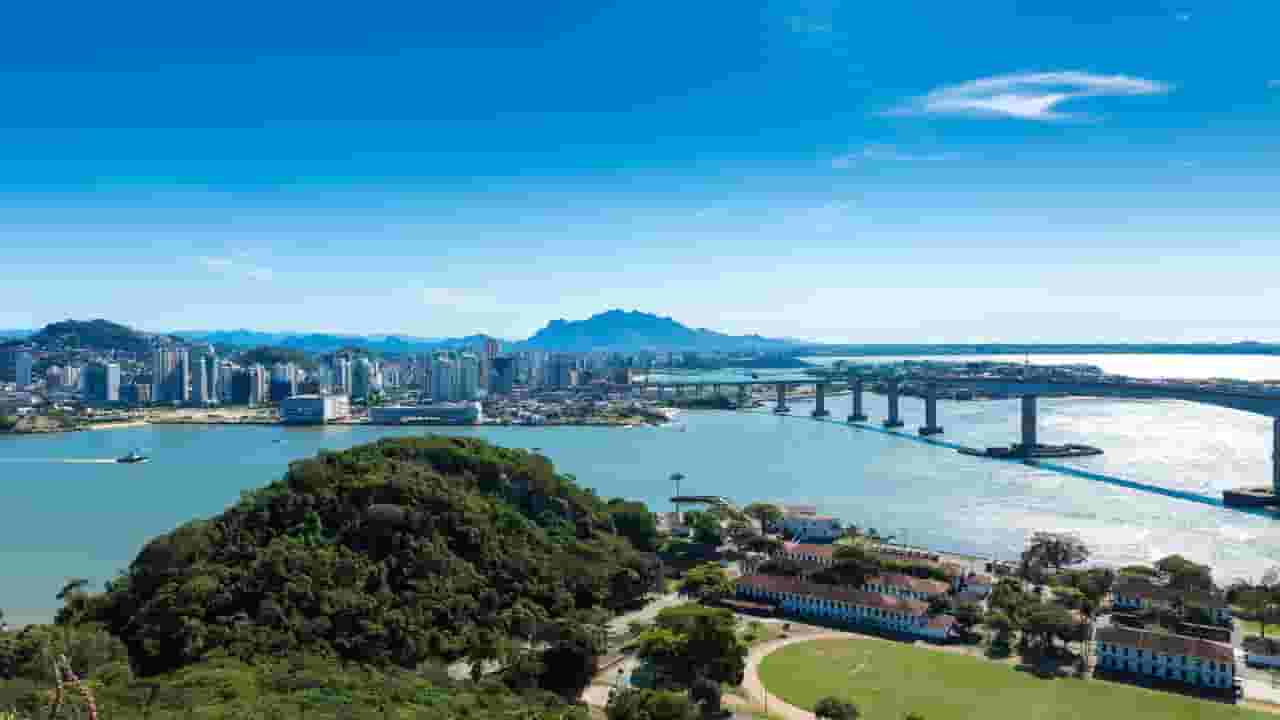 Find billige flyrejser to Vitória, Espírito Santo fra 2,428 kr