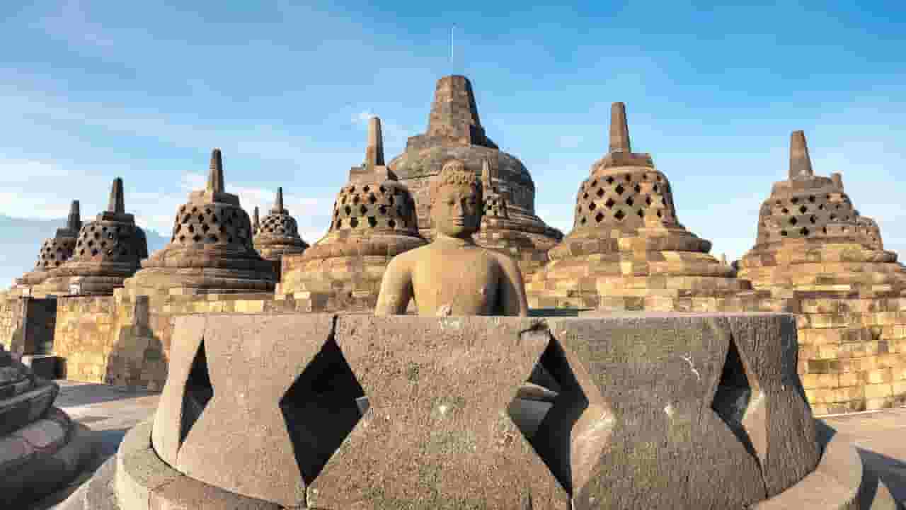 Find billige flybilletter to Yogyakarta