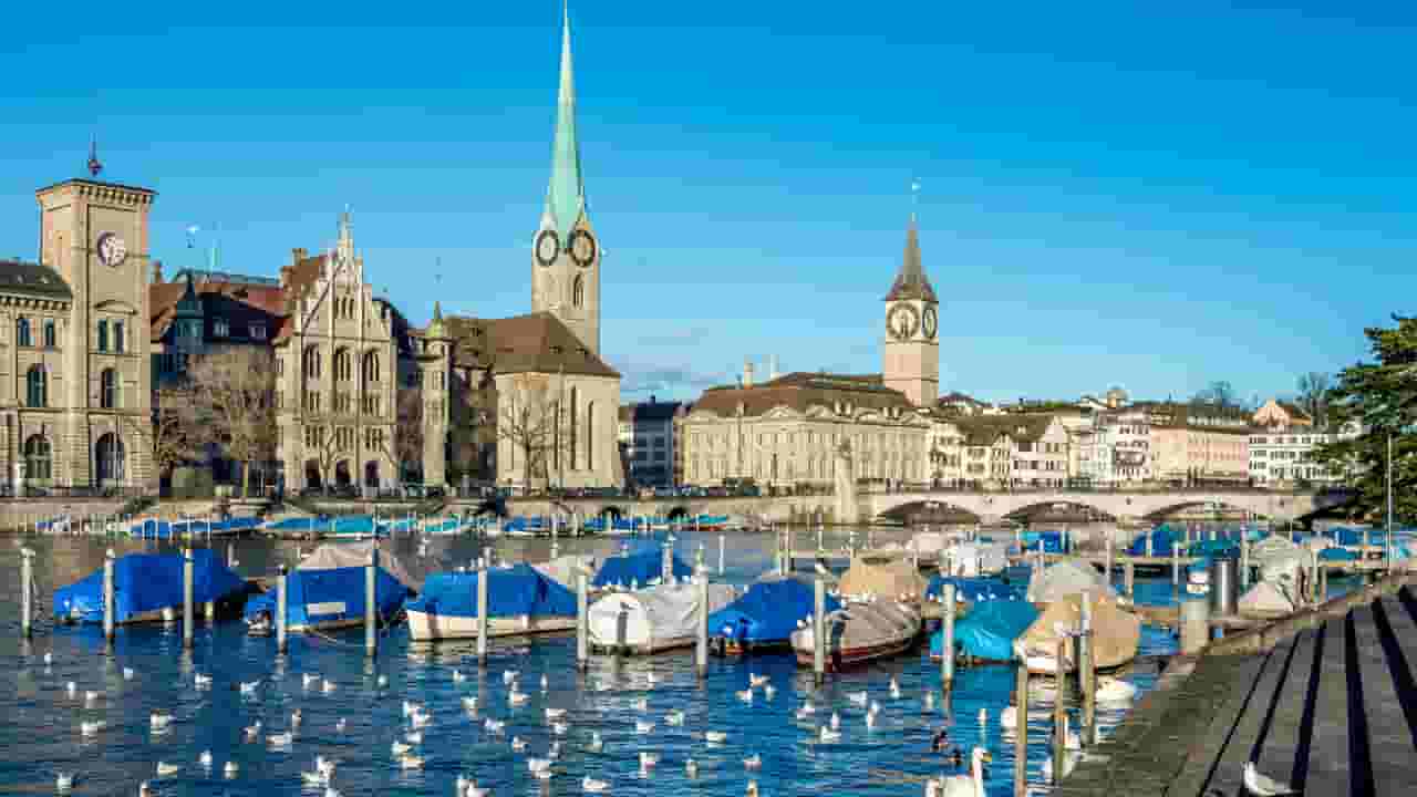 Pronađite jeftine letove do do Ciriha počev od 53,632 din.