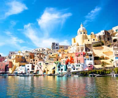 Levné lety na trase Vídeň - Neapol