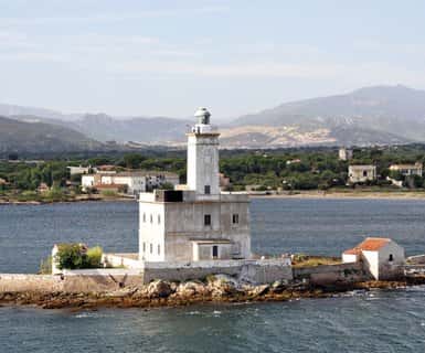 Levné lety na trase Mnichov - Olbia