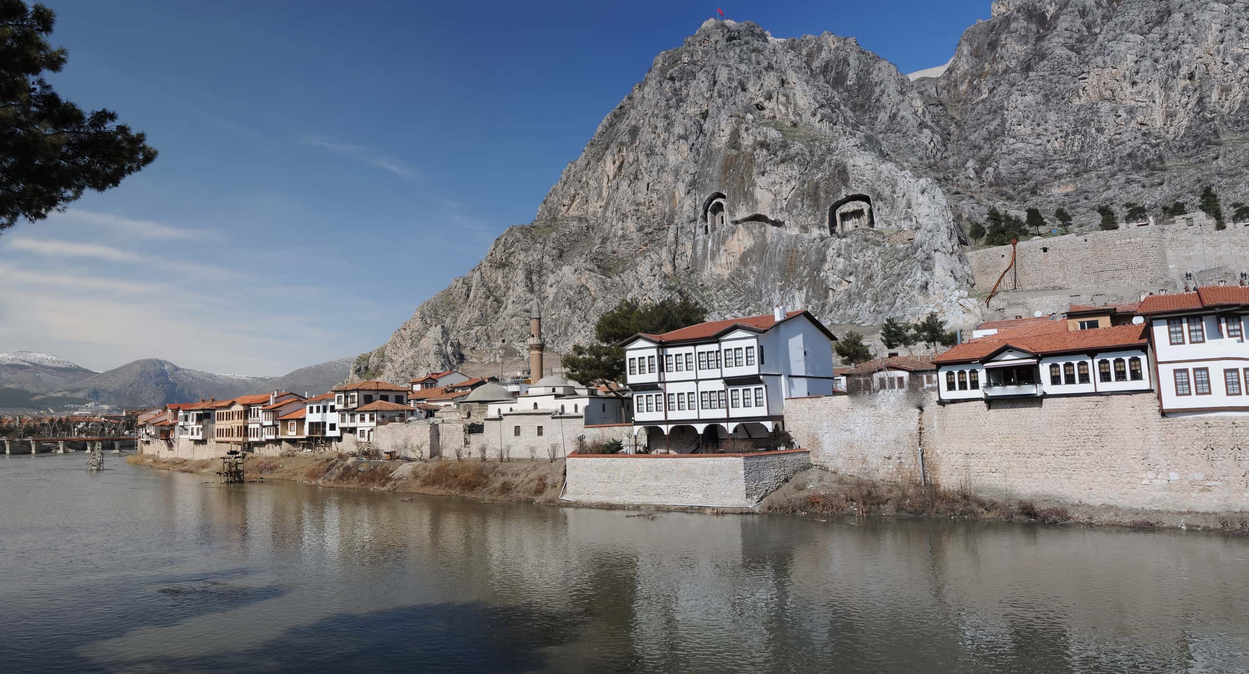 Günstige Flüge von Hamburg nach Amasya ab 98 €