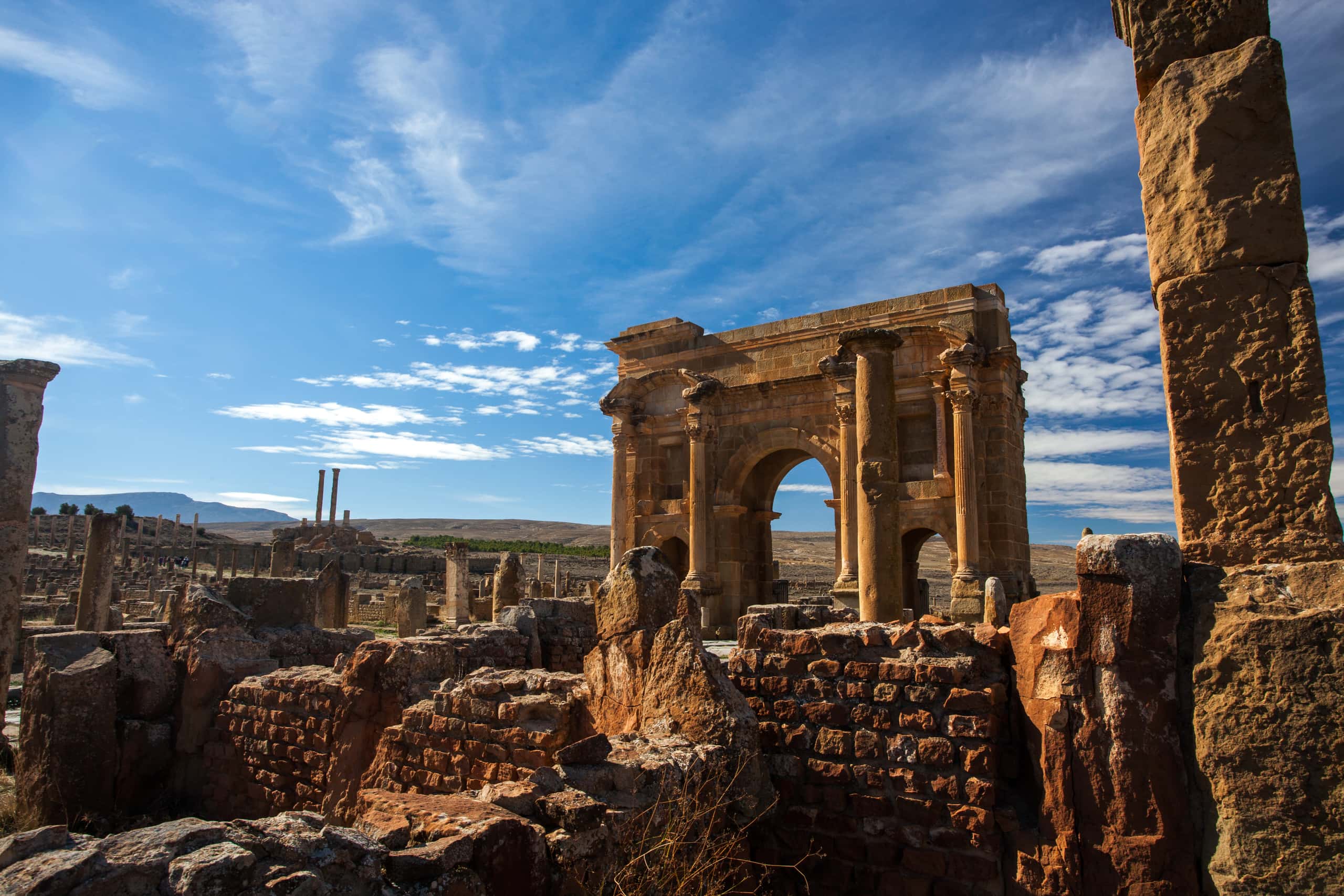 Tanie loty z Rzeszowa do Batiny już od 573 zł