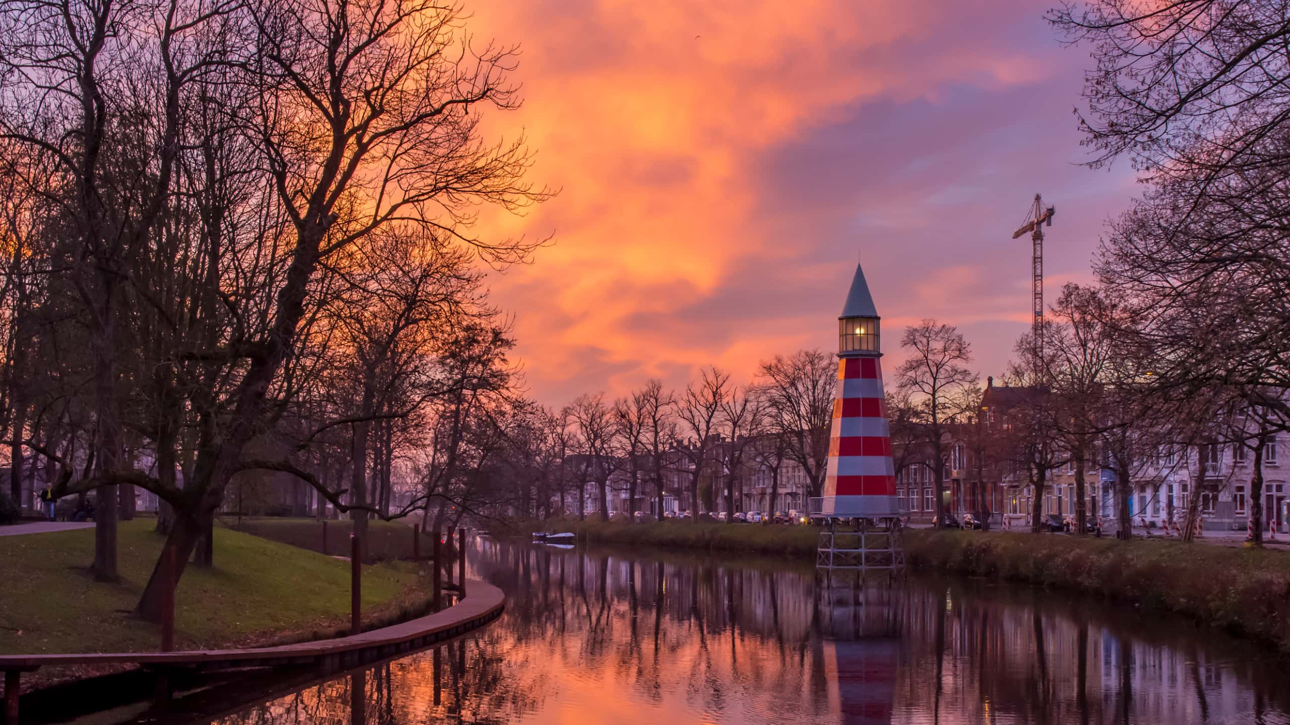 Tanie loty z Warszawy do Bredy już od 75 zł