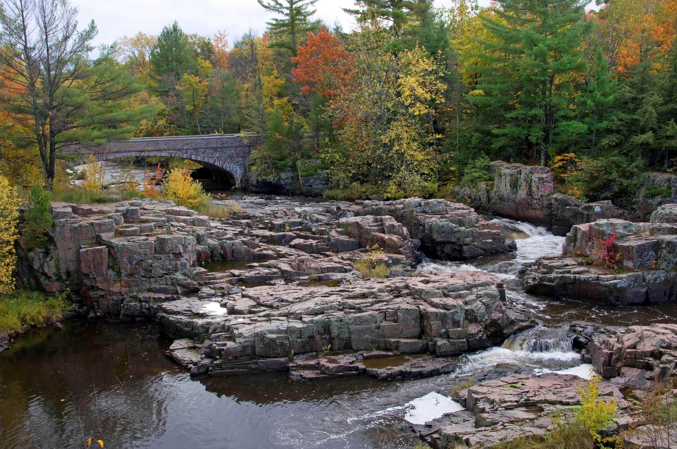 Chuyến bay giá rẻ từ El Oued đến Eau Claire từ 