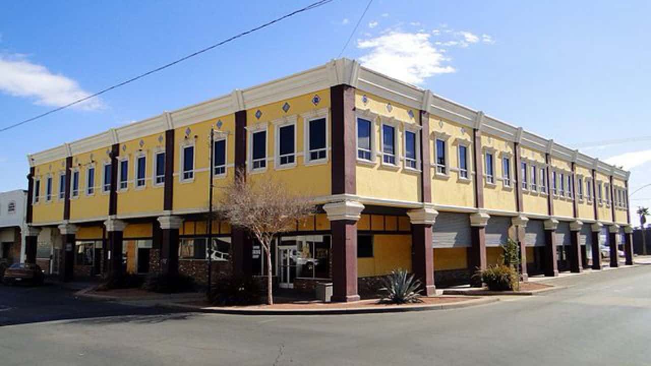 Cheap flights from London to El Centro from £331