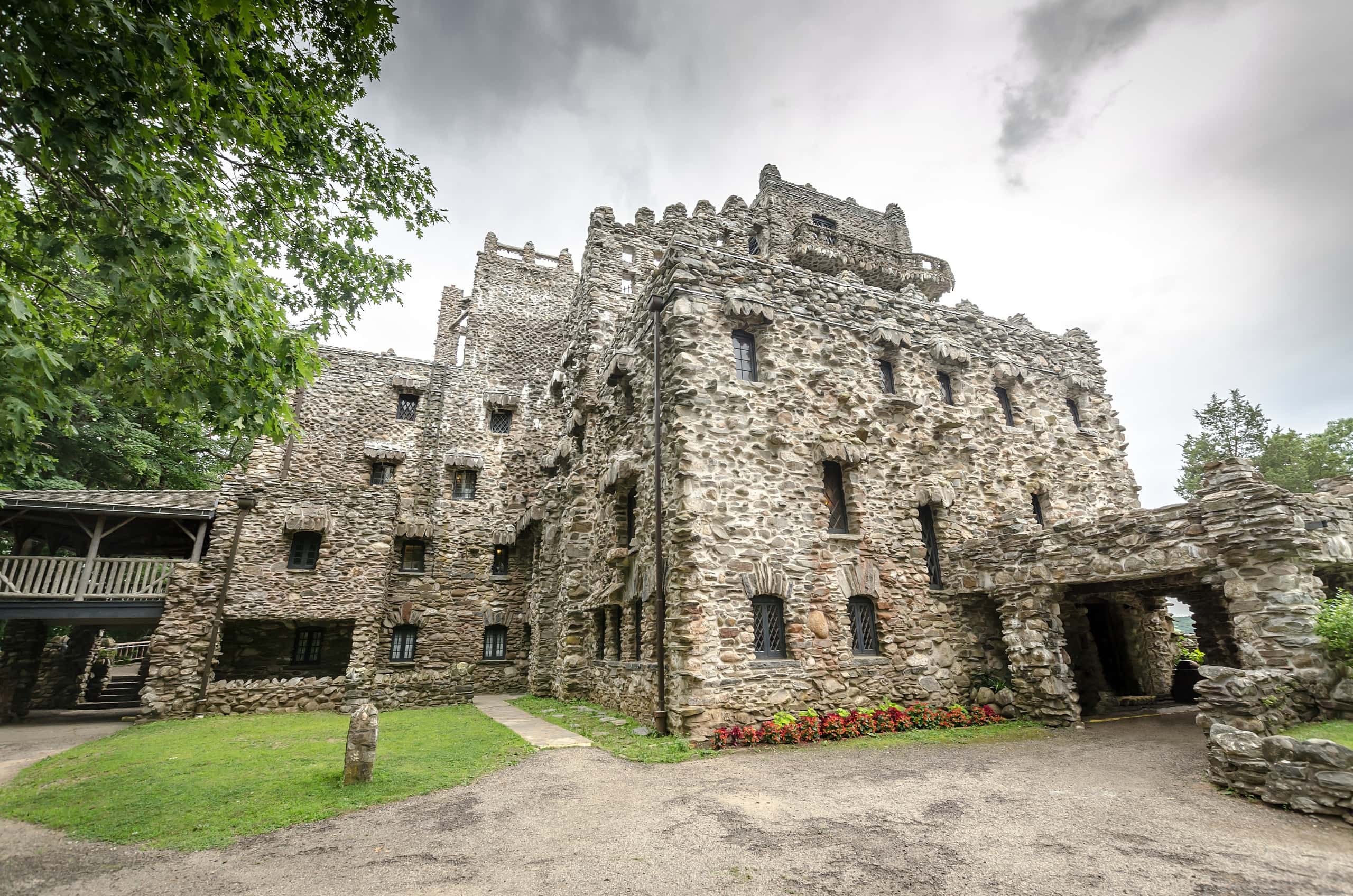 Евтини полети от София to Gillette на цени от 