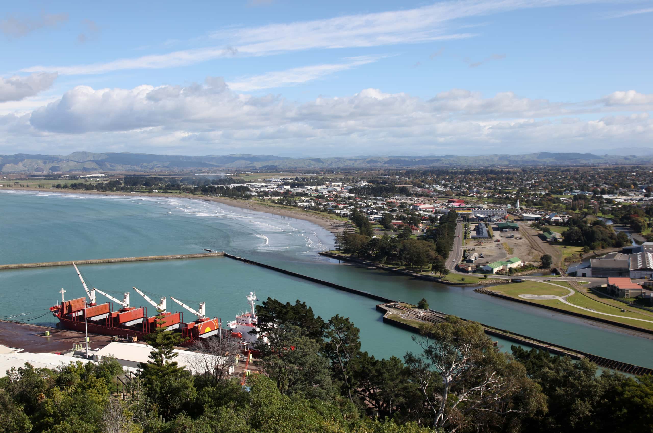 Cheap flights from Lae to Gisborne from £417