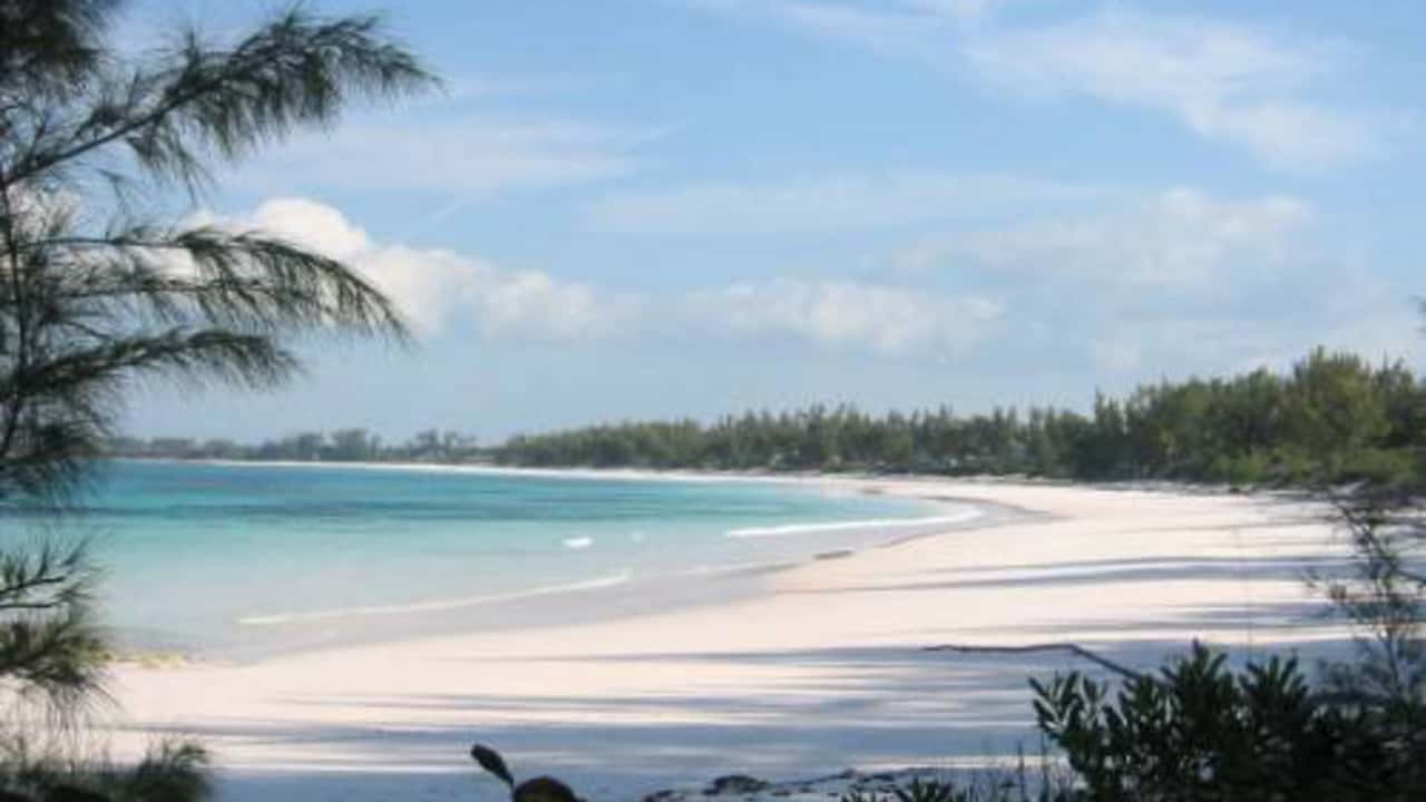 Cheap flights from Nassau to Governor’s Harbour from £113