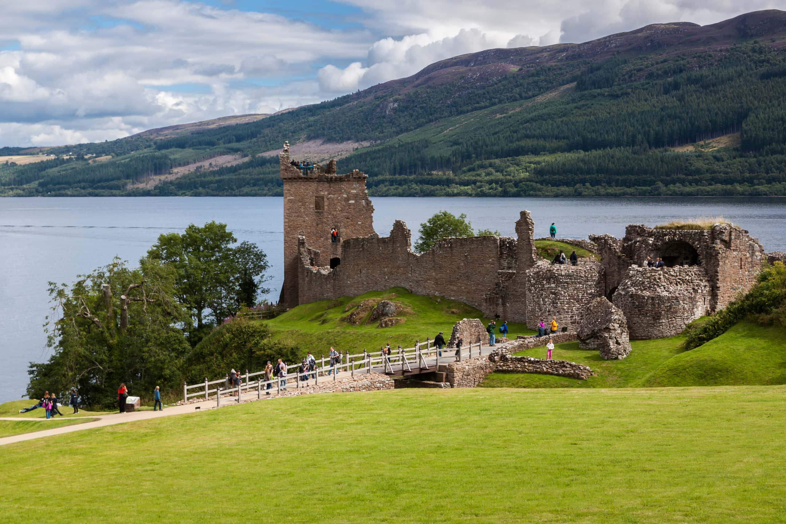 Евтини полети от София to Inverness на цени от 98 €