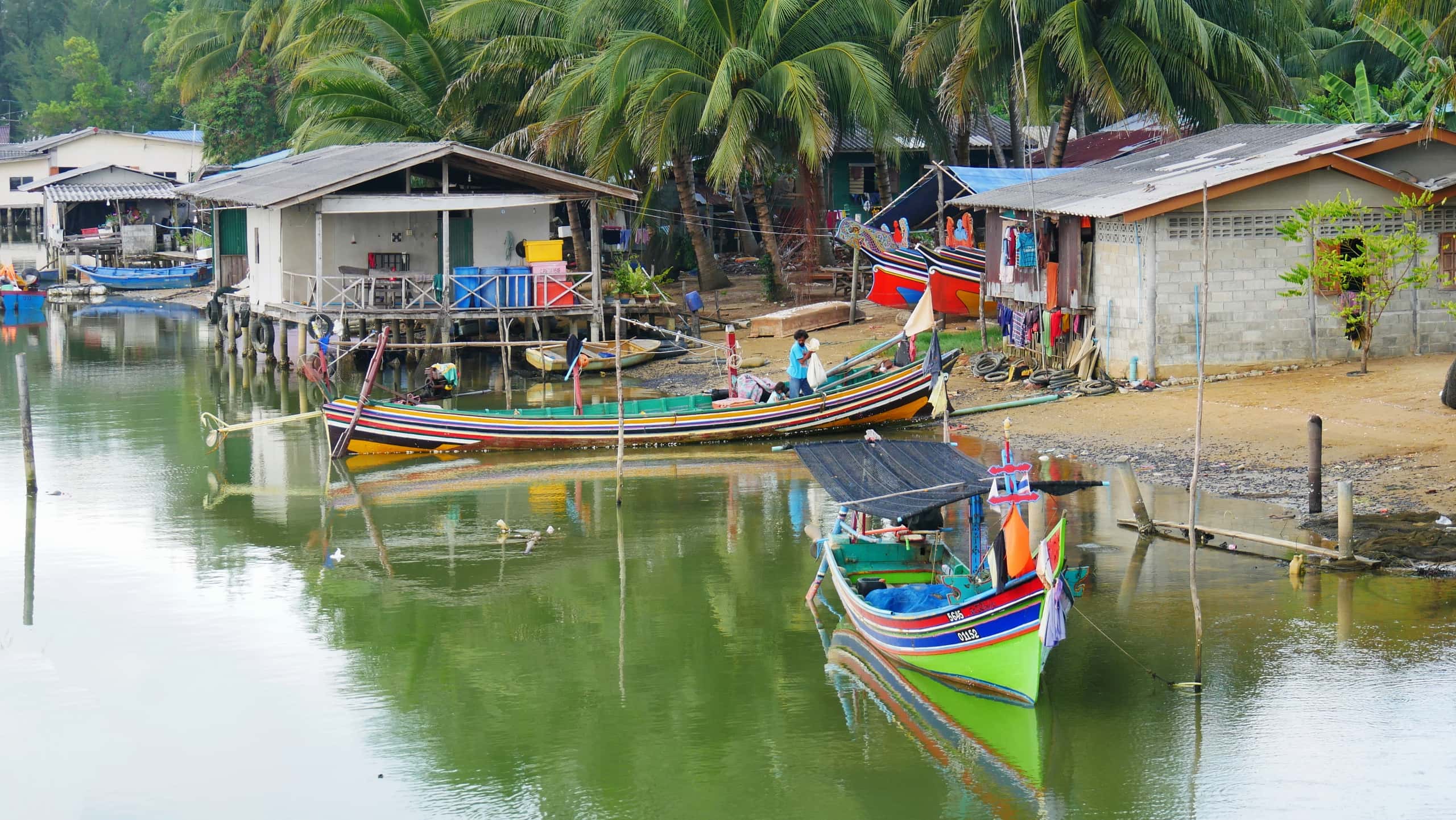由从郑州前往到库尔勒的低价航班仅需 ¥2,971 起