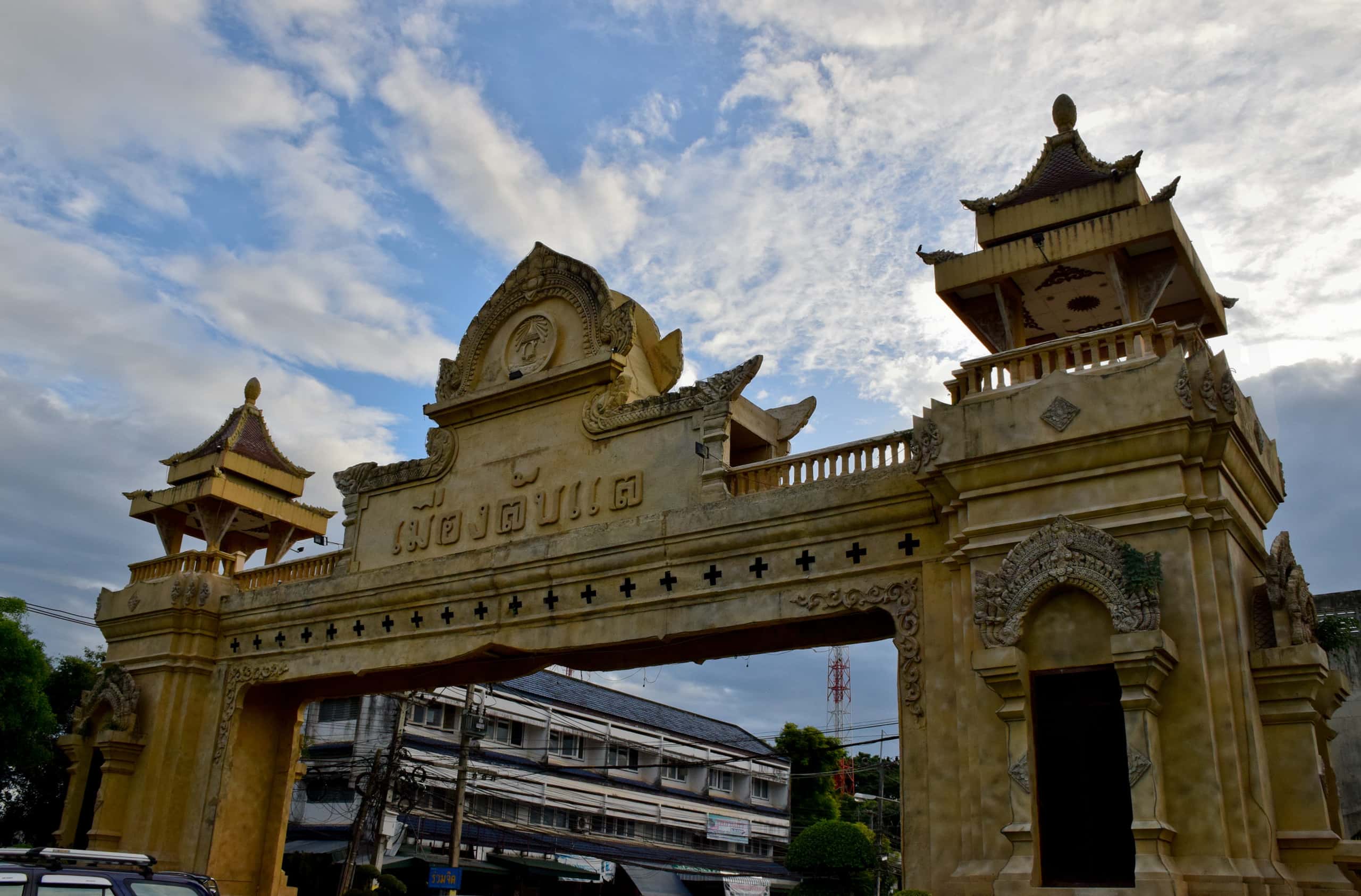 東京発ラエ行きの格安チケットが¥83,987～
