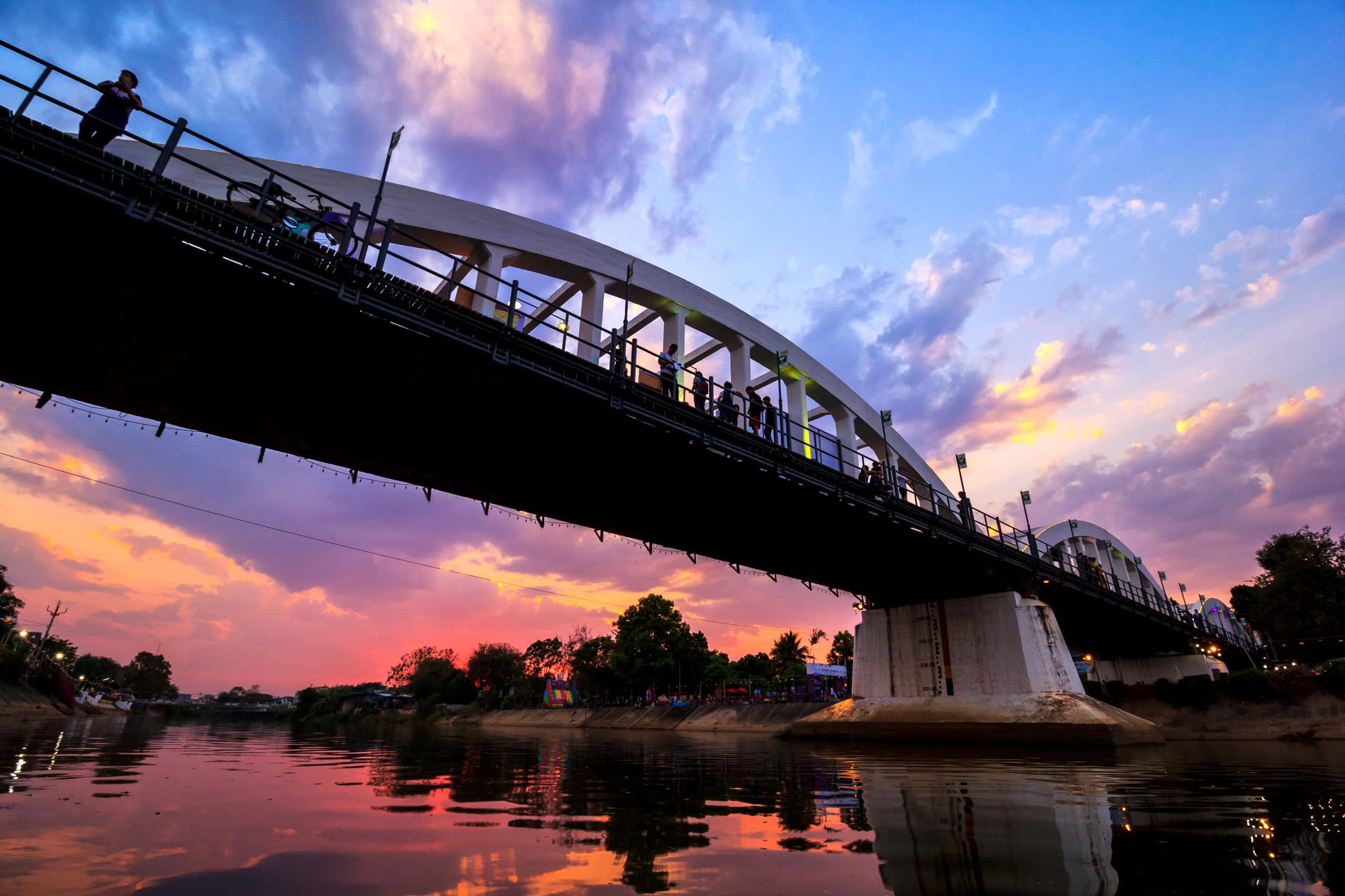 Cheap flights from Manila to Lampang Province from £104