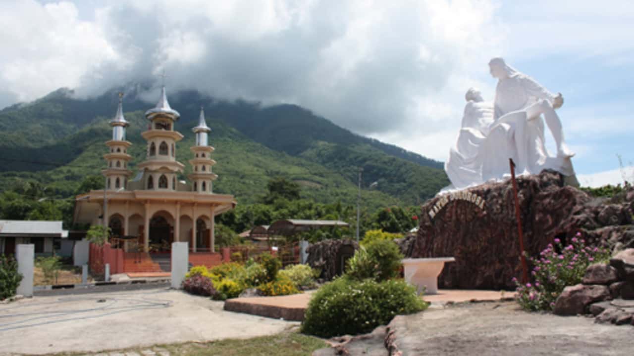 Cheap flights from Denpasar to Larantuka from £120