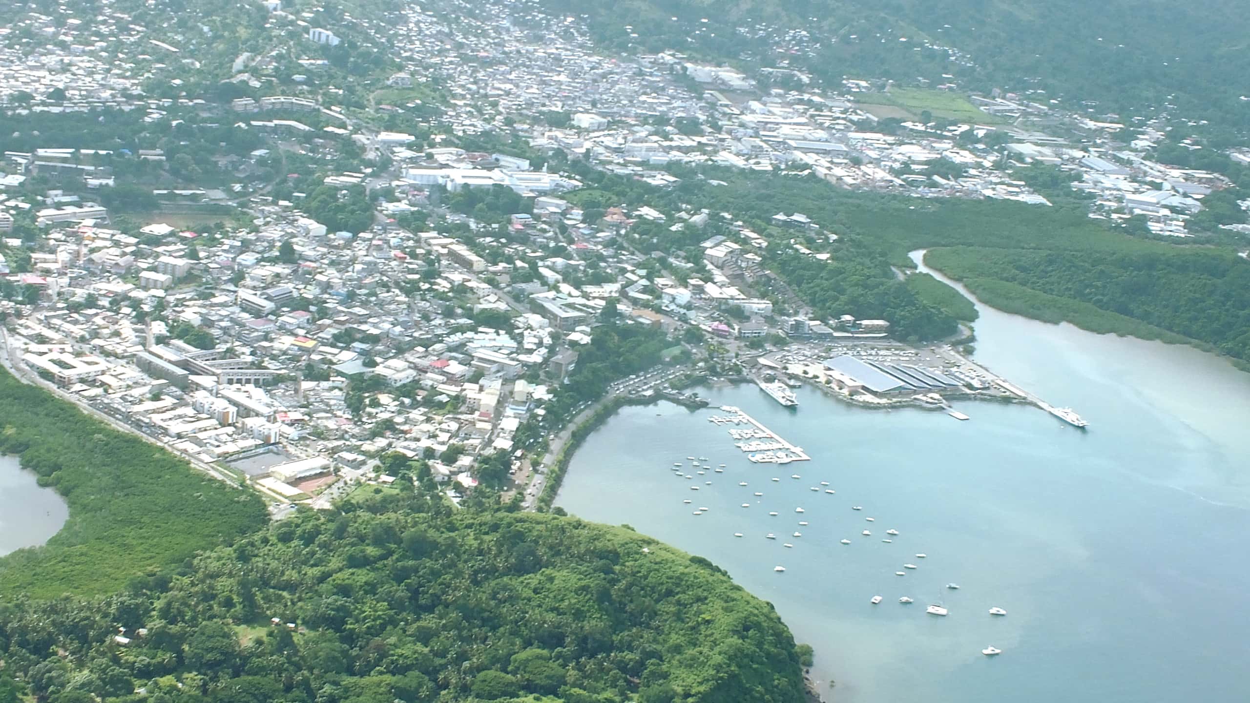 Günstige Flüge von Moroni nach Mamoudzou ab 281 €