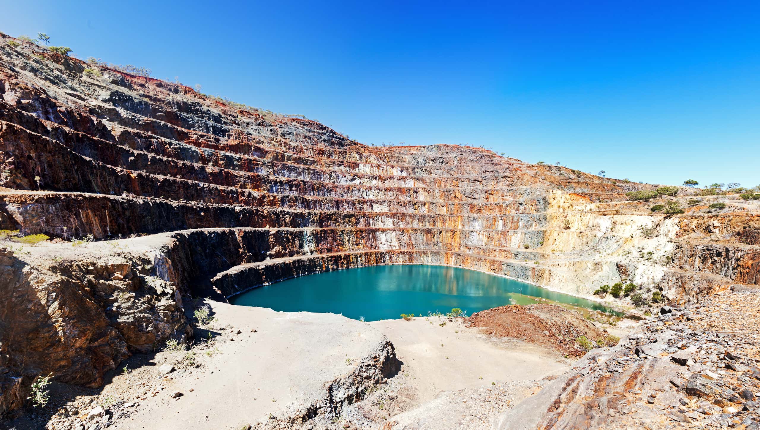Cheap flights from Manila to Mount Isa from £464