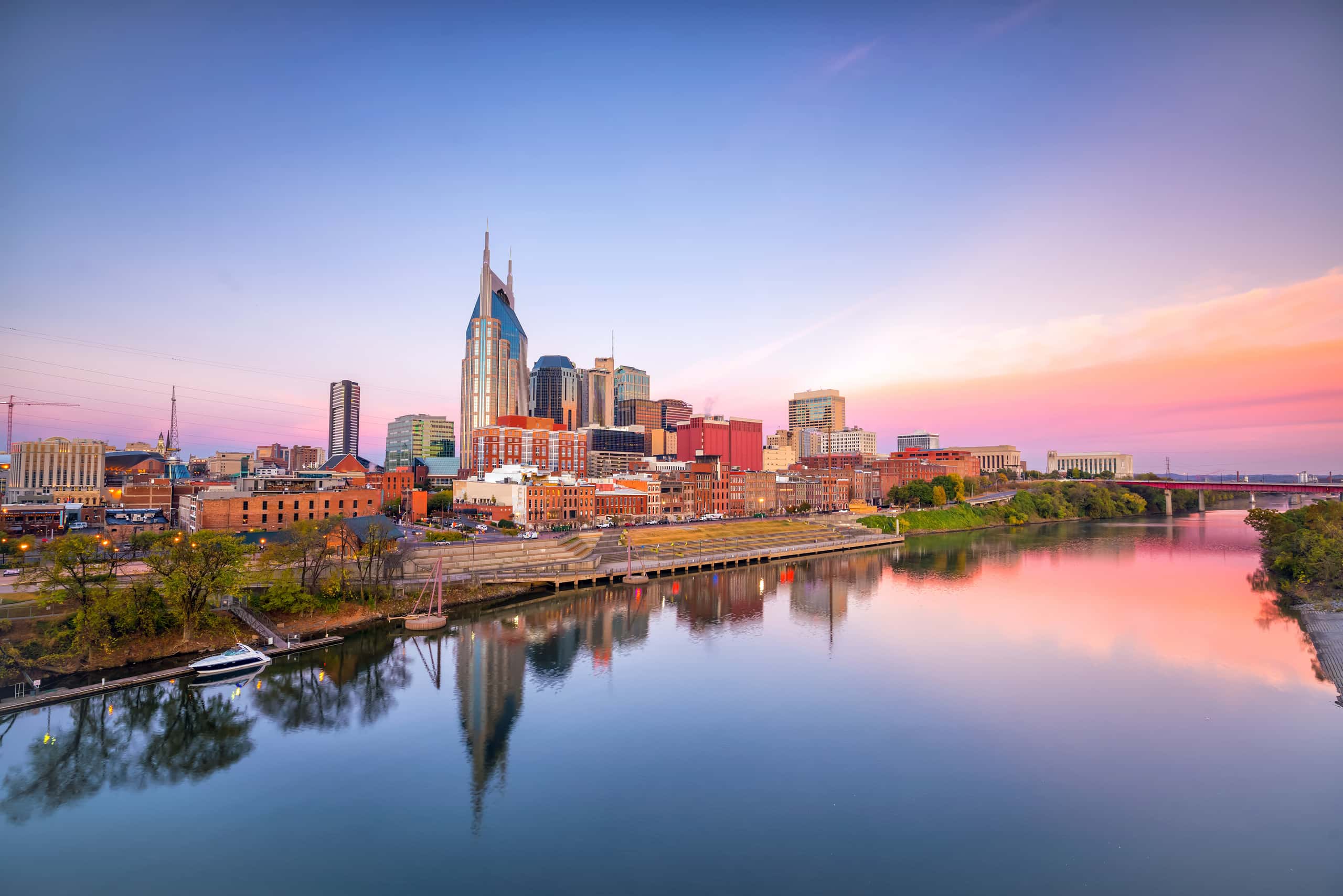 Cheap flights from London to Nashville from $339