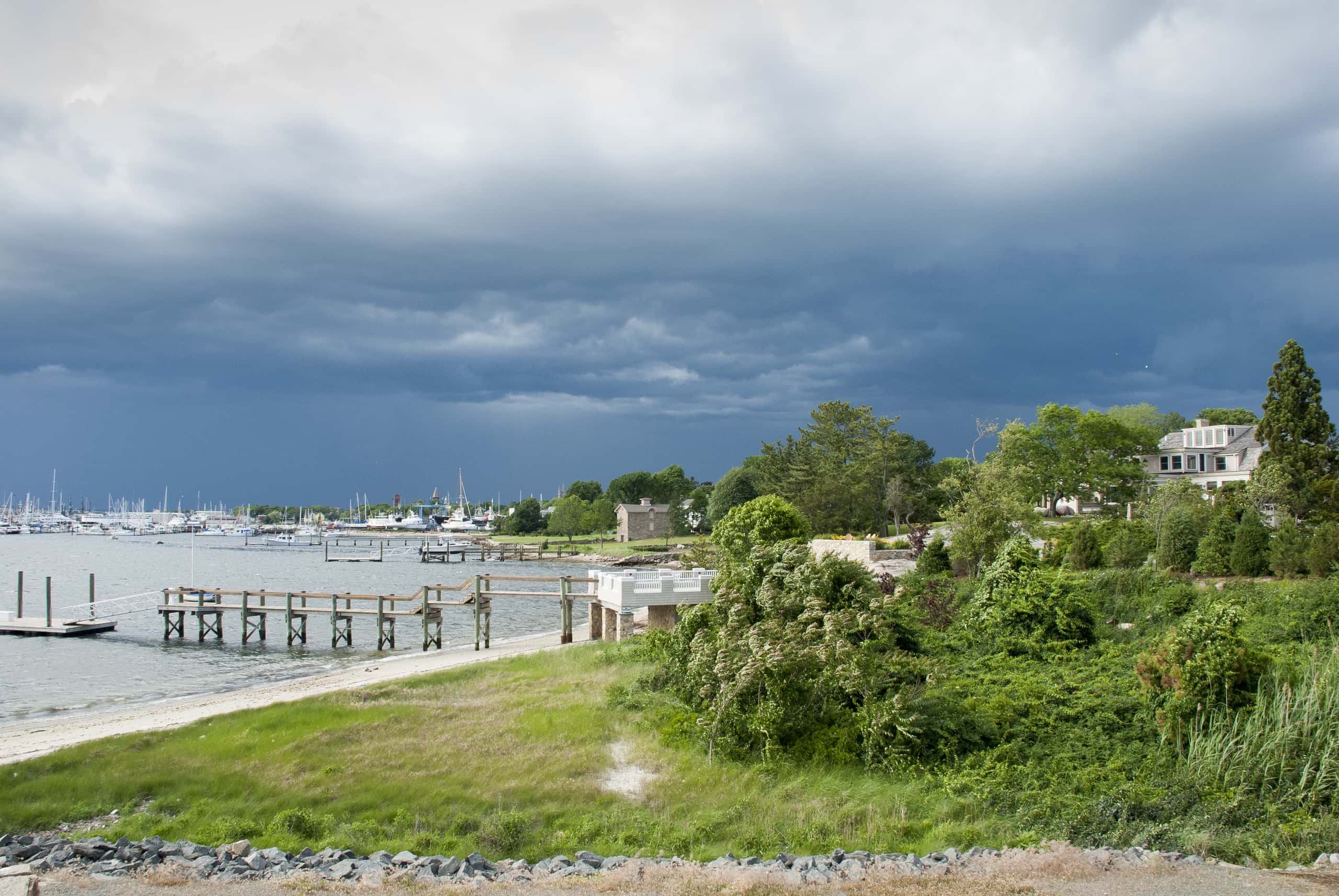 Penerbangan murah dari Tanga ke New Bedford dari 