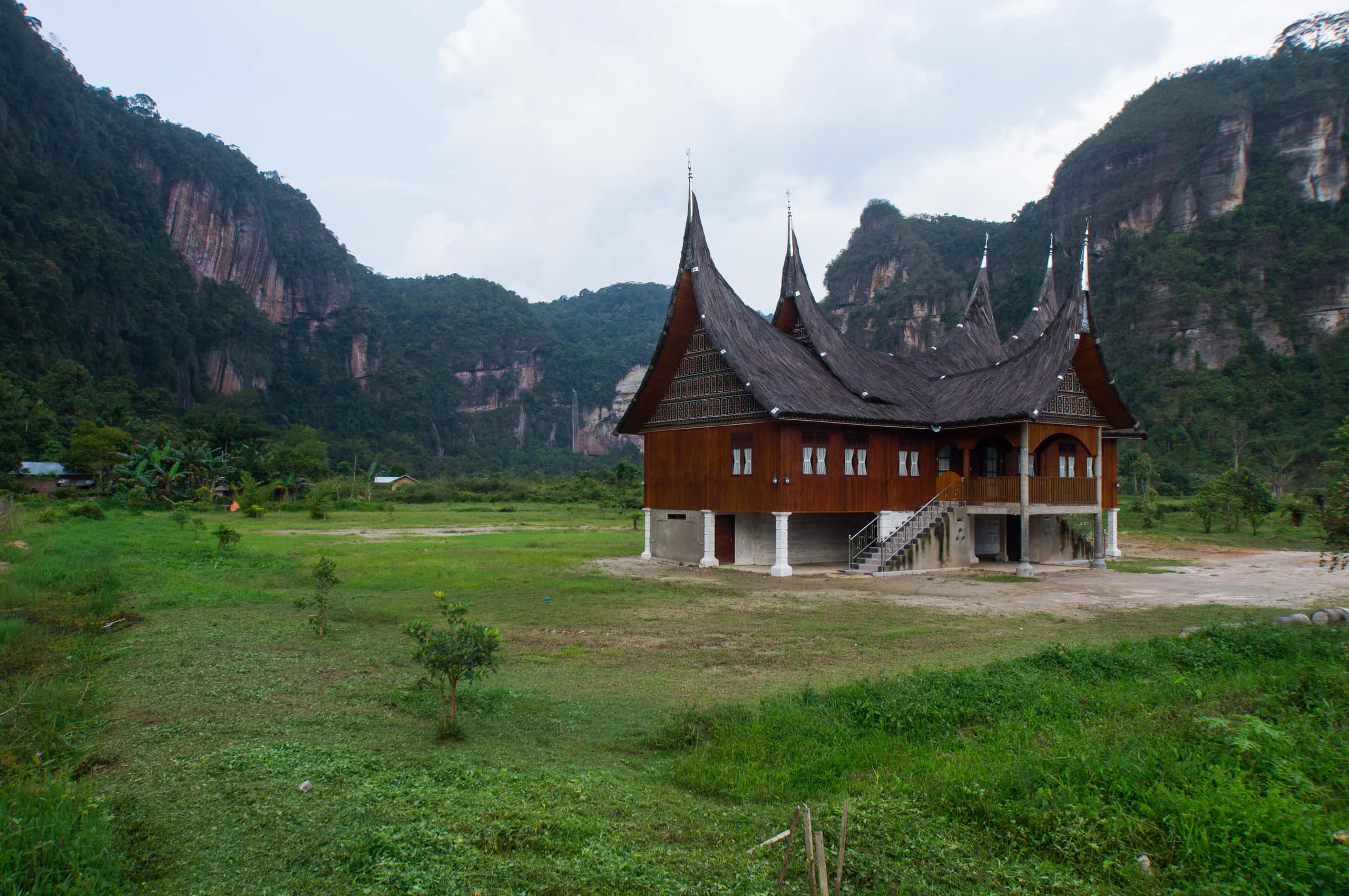 バンダ・アチェ発パダン行きの格安チケットが¥11,295～