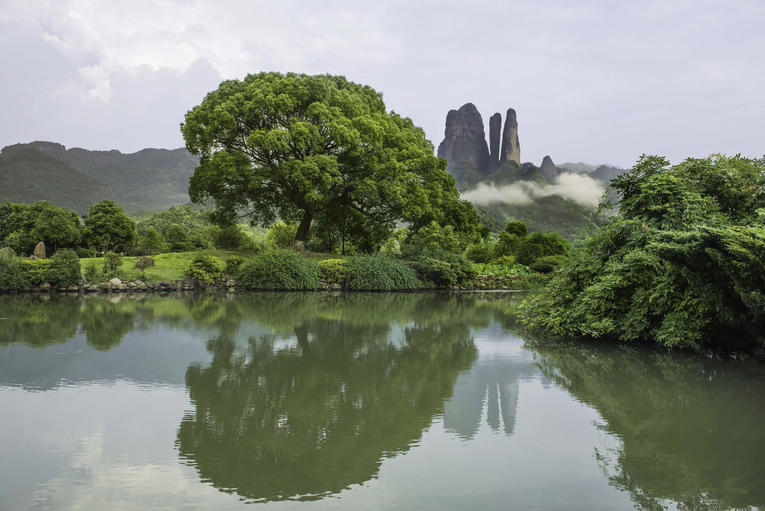 Cheap flights from Yerevan to Quzhou from £505