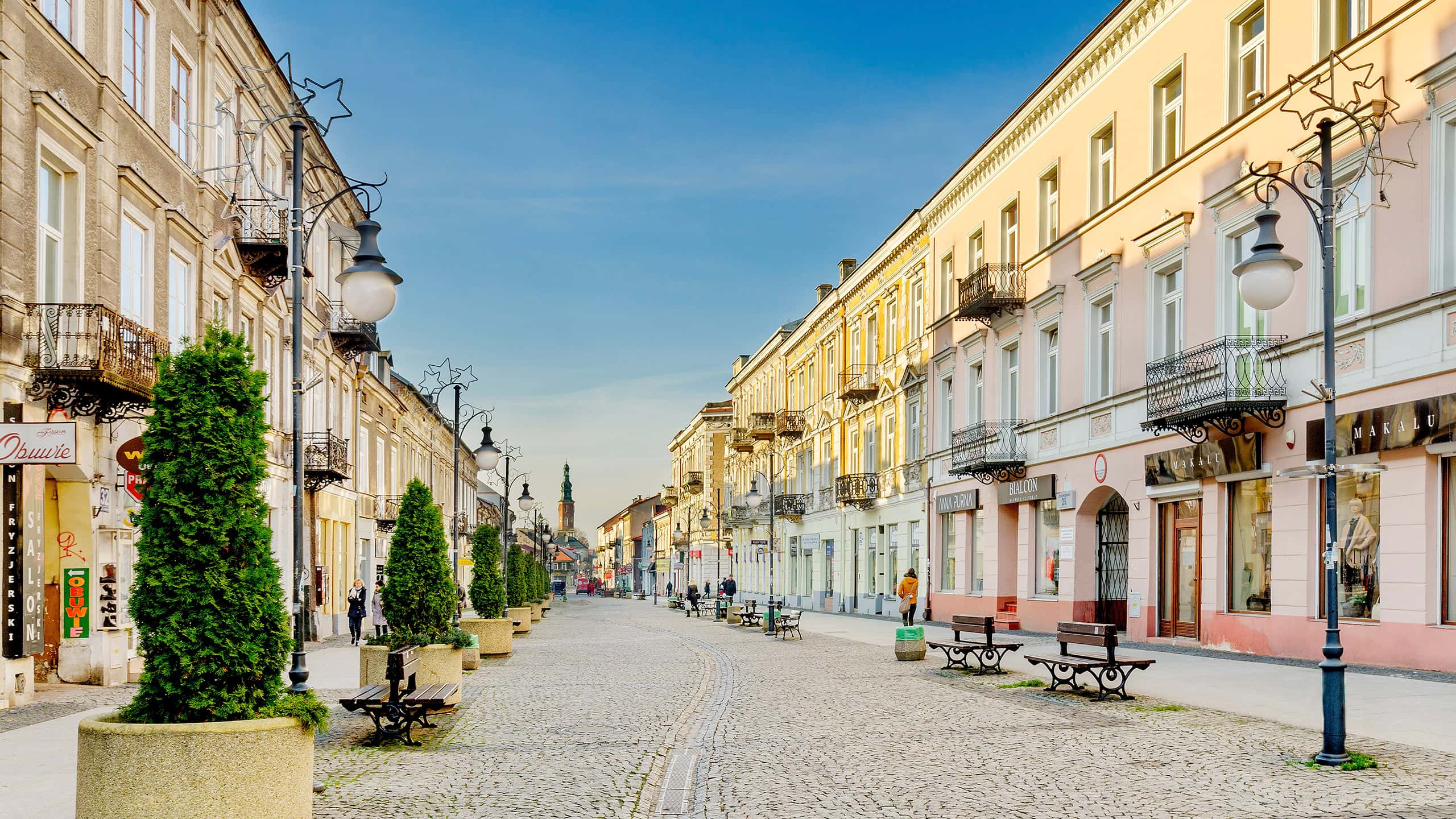 เที่ยวบินราคาถูก จากโปซนาน ถึง ราดอม จาก ฿ 5,642