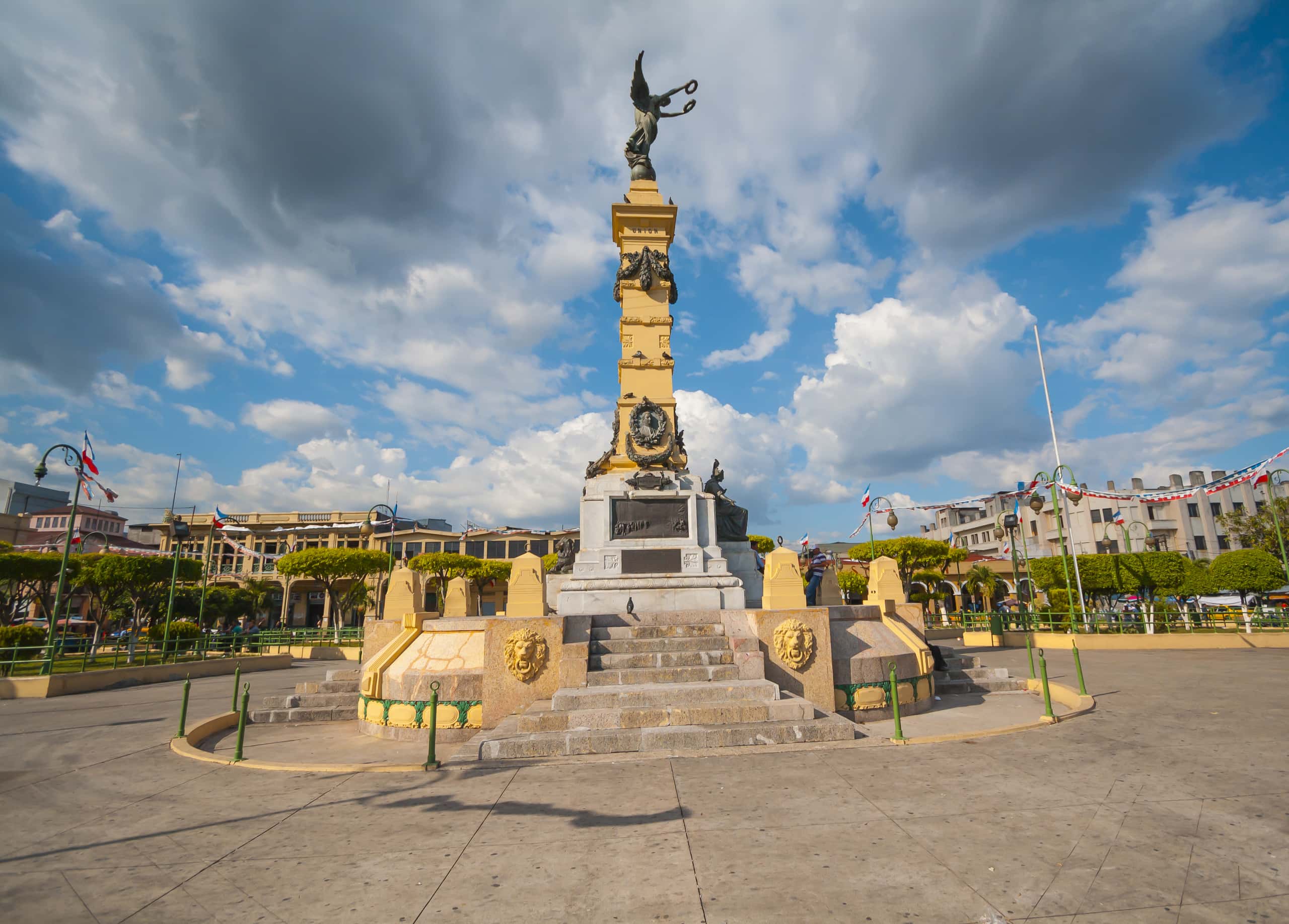 Cheap flights from Guatemala City to San Salvador from £93