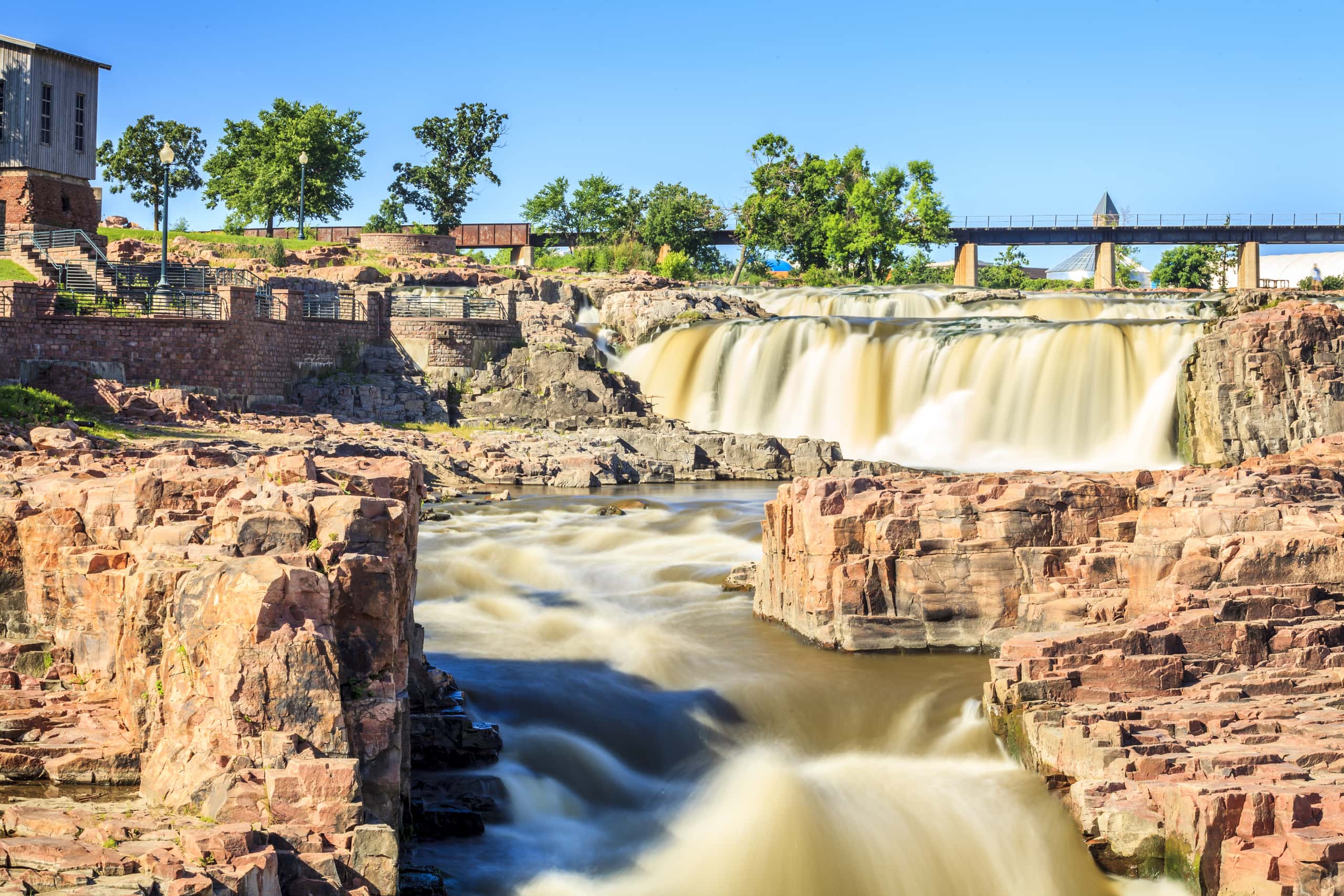 Cheap flights from Huntsville to Sioux Falls from $162