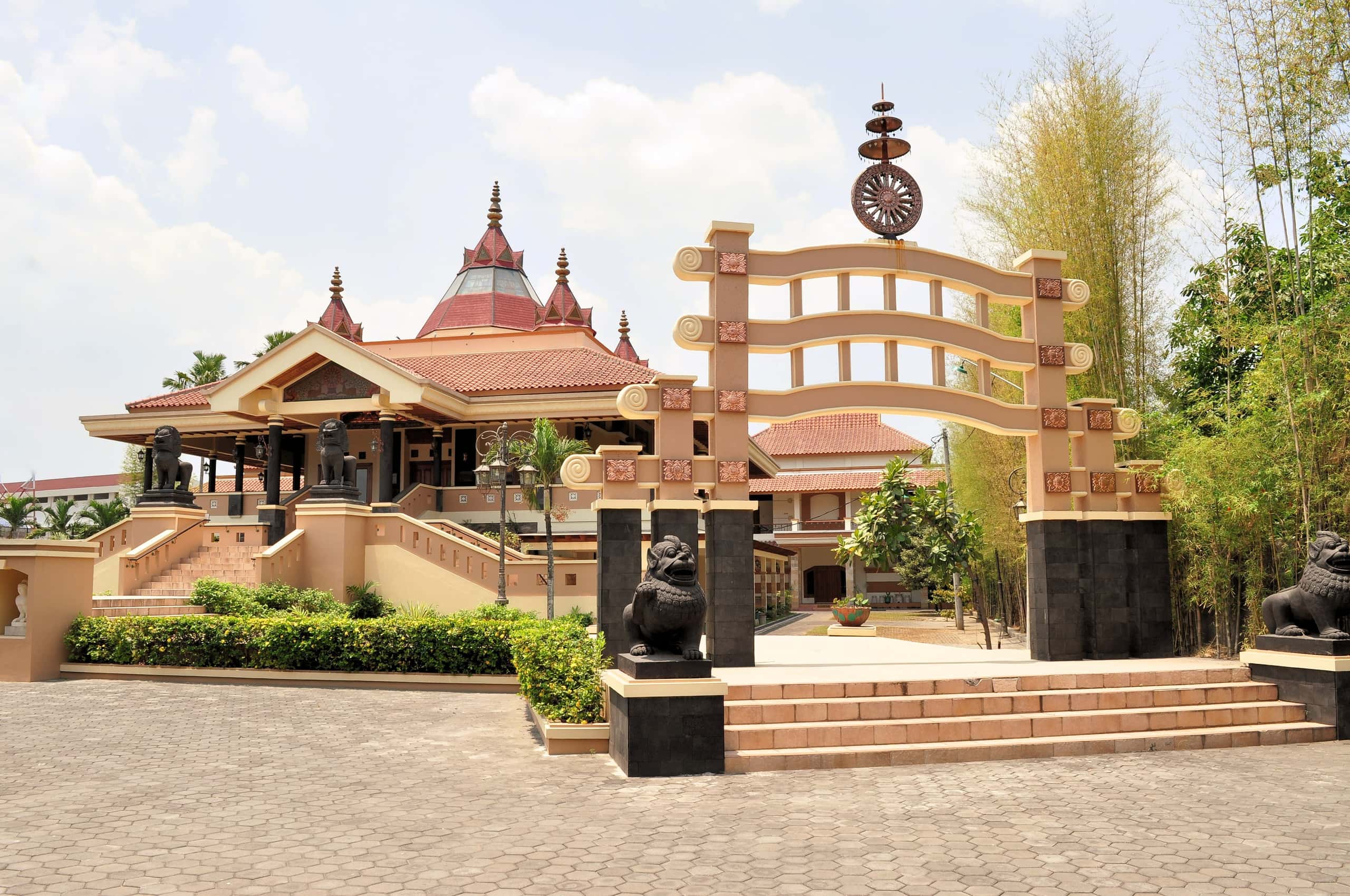 Cheap flights from Singapore to Surakarta from £96