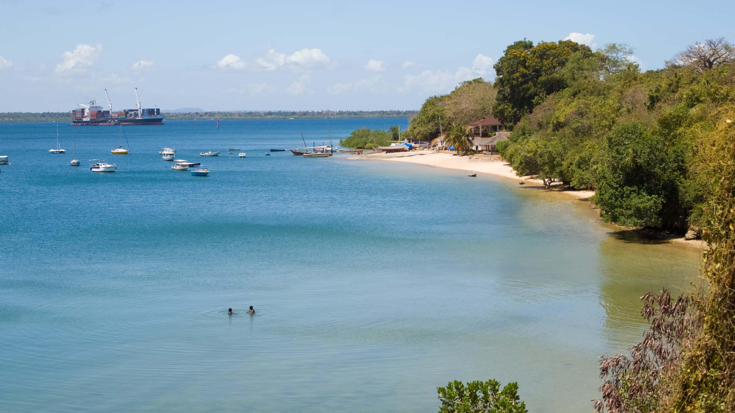 Vuelos baratos de Tacna a Tanga a partir de 