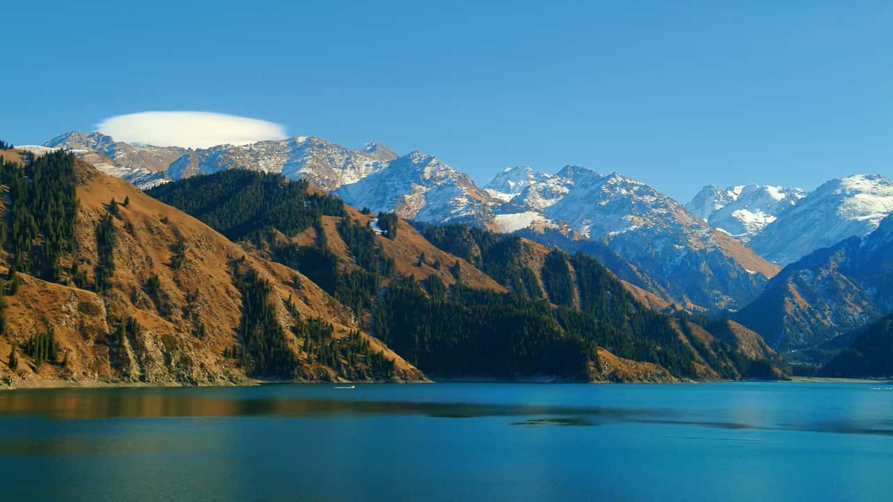 由从郑州前往到乌鲁木齐的低价航班仅需 ¥2,148 起