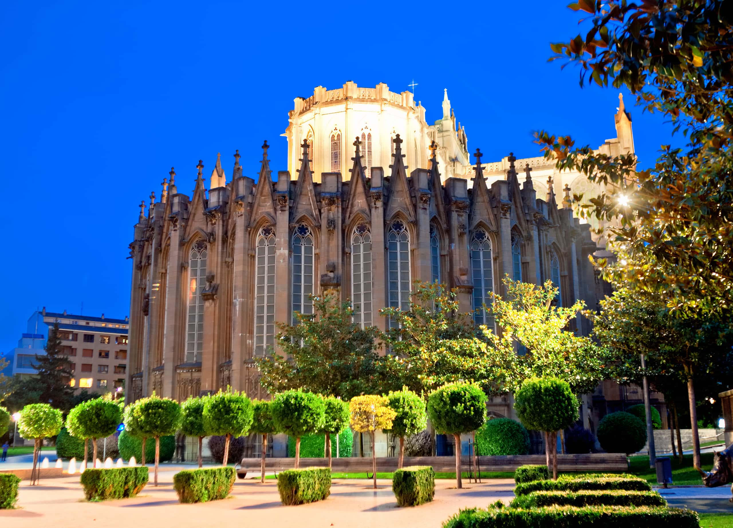 Vols barats de Sevilla a Vitòria-Gazteiz a partir de 27 €