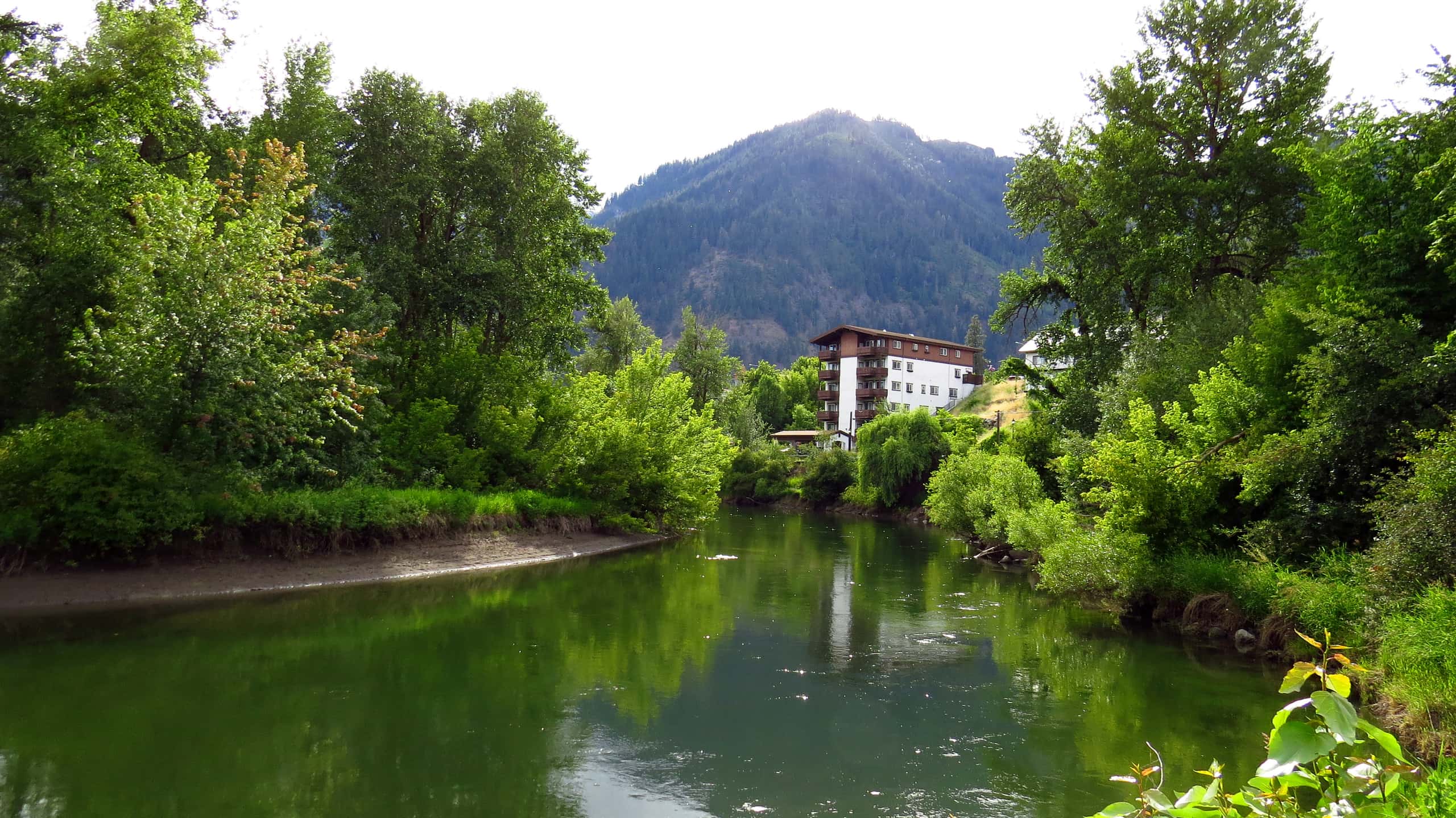 Cheap flights from Seattle to Wenatchee from $108