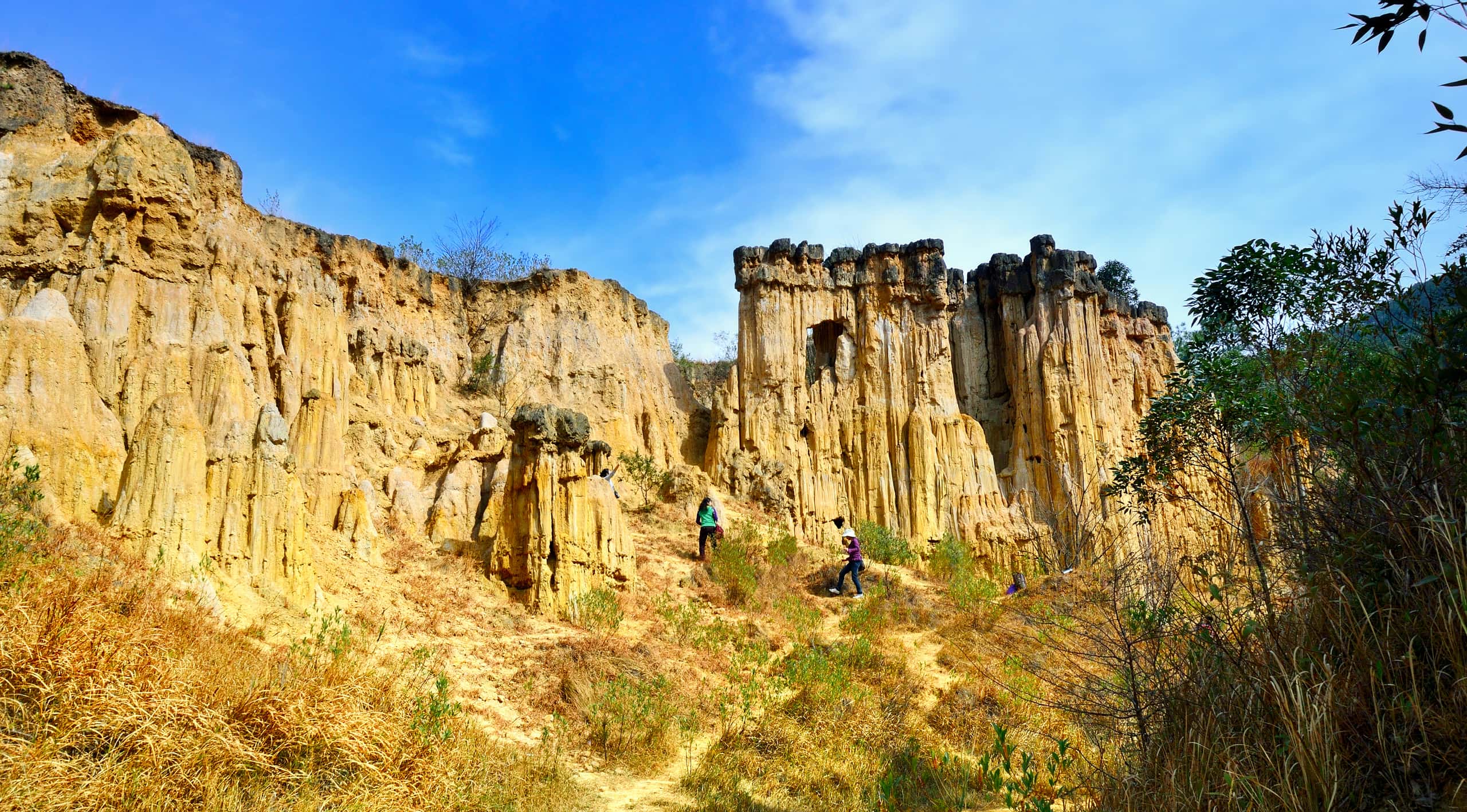 Cheap flights from Chongqing to Xichang from 