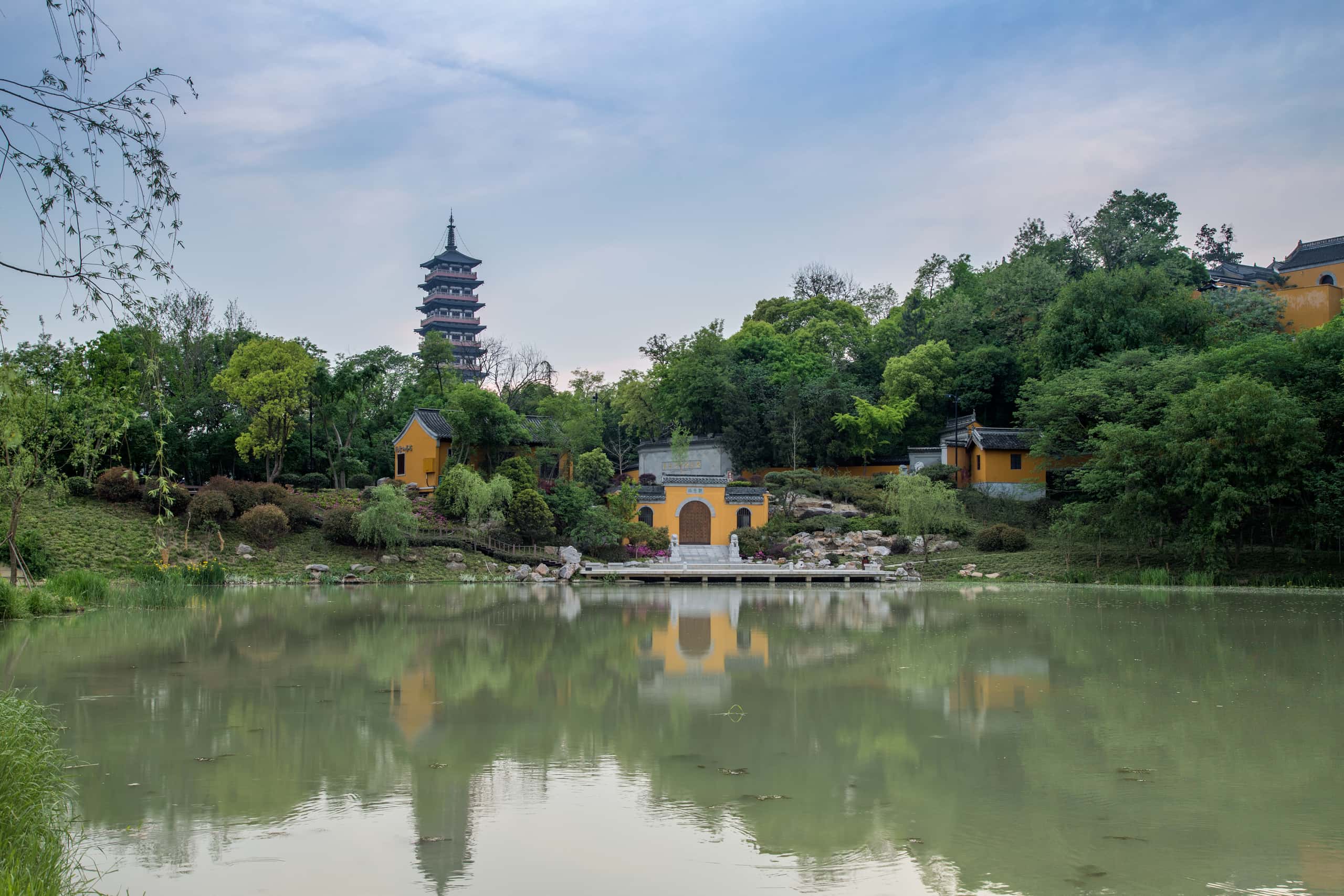 Cheap flights from Qingdao to Yangzhou from $438