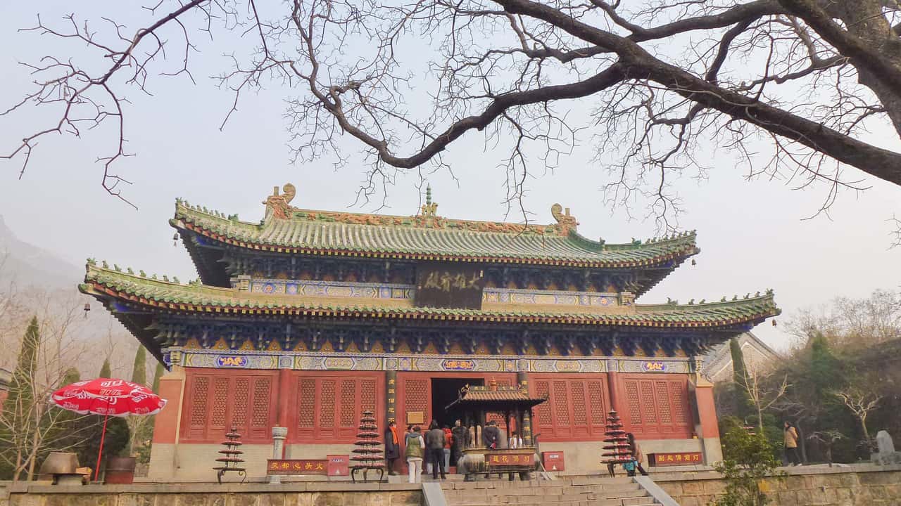 由从伦敦前往到郑州的低价航班仅需 ¥2,809 起