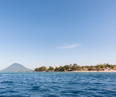 飛往 馬納多 的航班