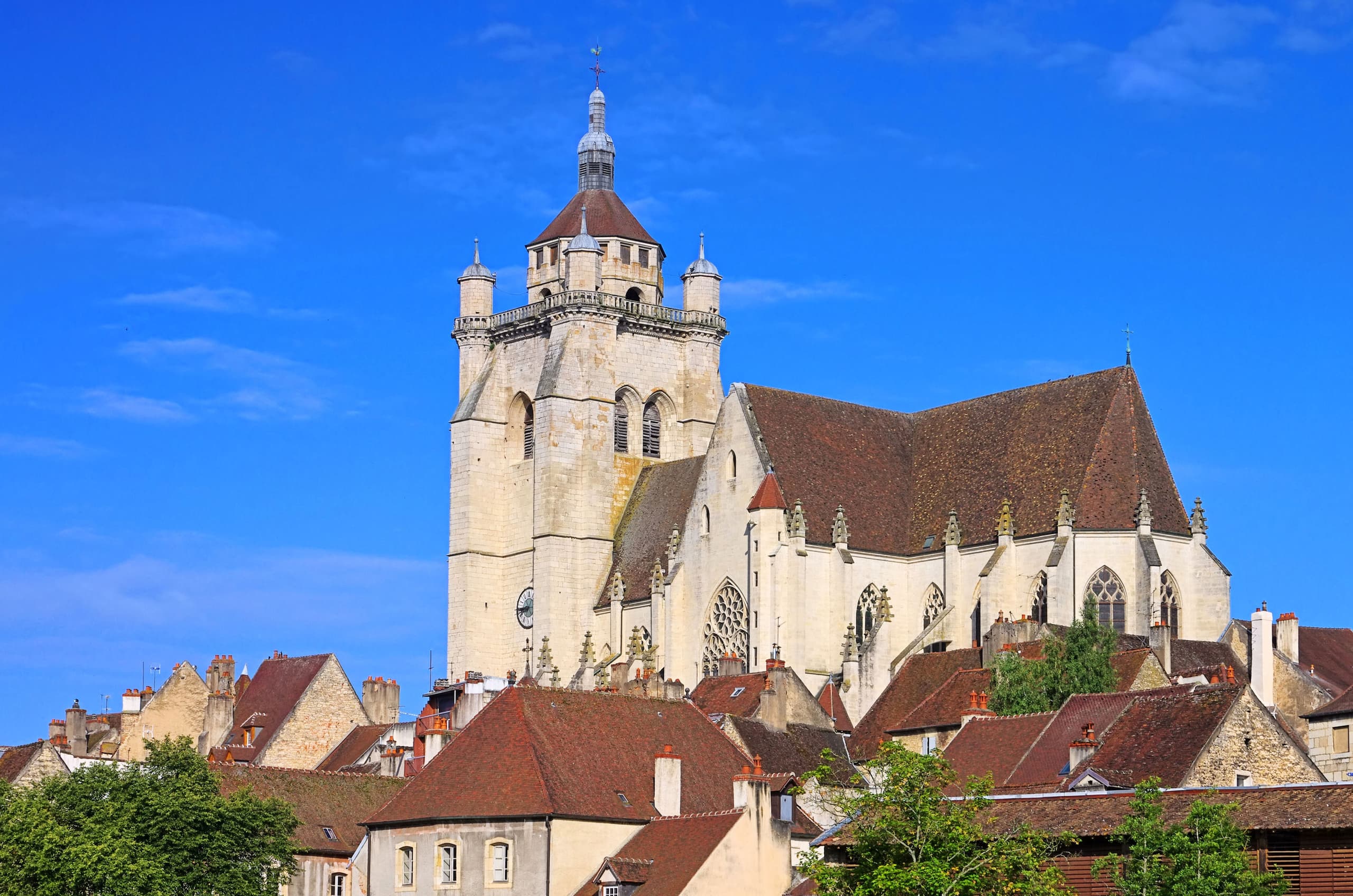 پروازهای ارزان به به بورگونی-فرانش-کنته، فرانسه