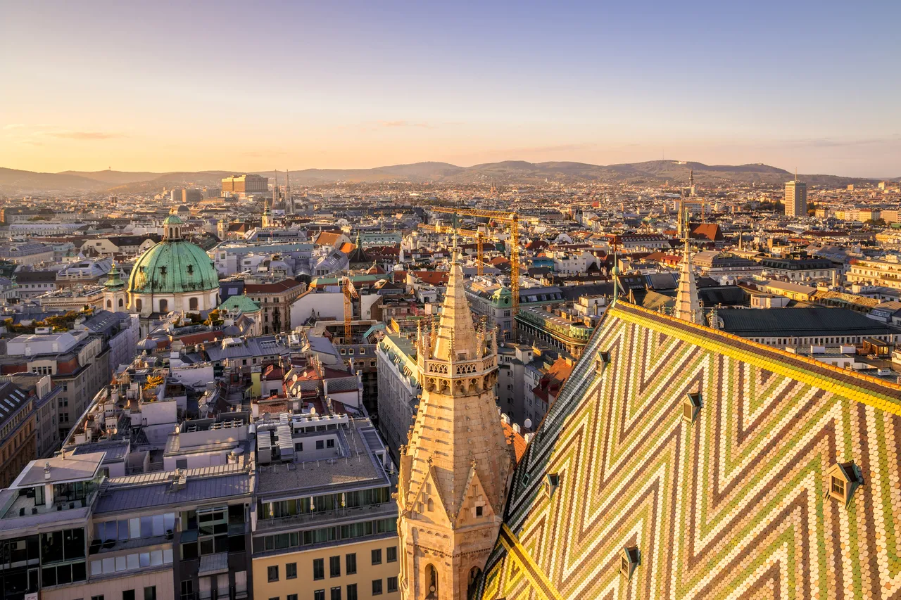 Vista aérea de la catedral de San Esteban en Viena