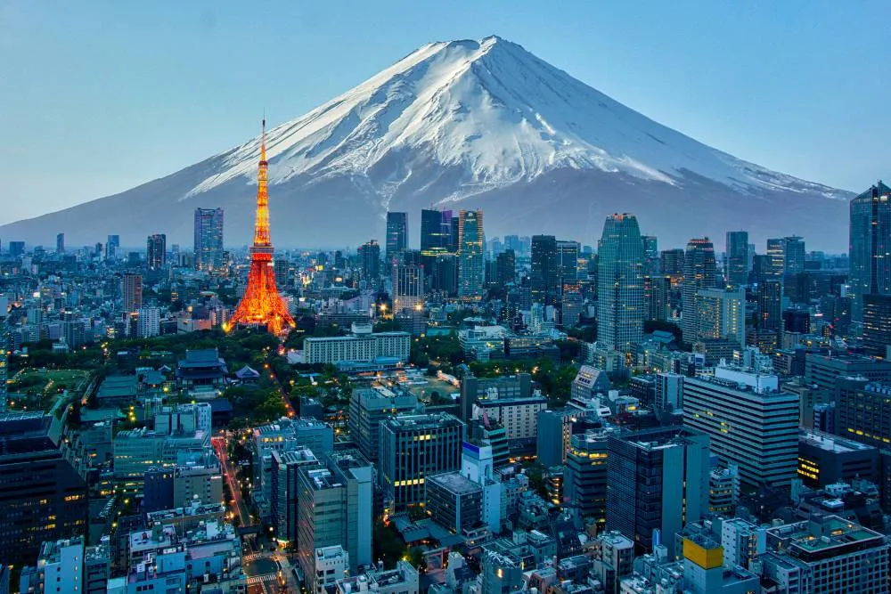 Muntele Fuji și orizontul orașului viitorului. - Tokyo