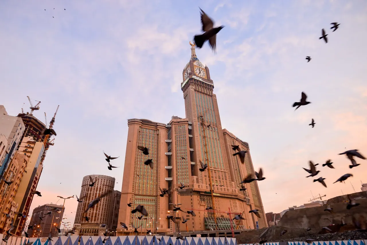 Abraj Al-Bait is the most expensive building ever built and that is not its only superlative - Farris Noorzali / Shutterstock skyscraper
