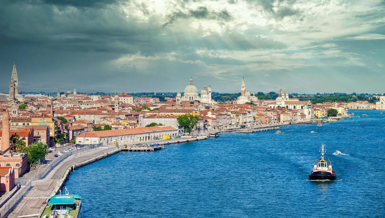 A stunning aerial perspective showcasing Venice’s unique cityscape