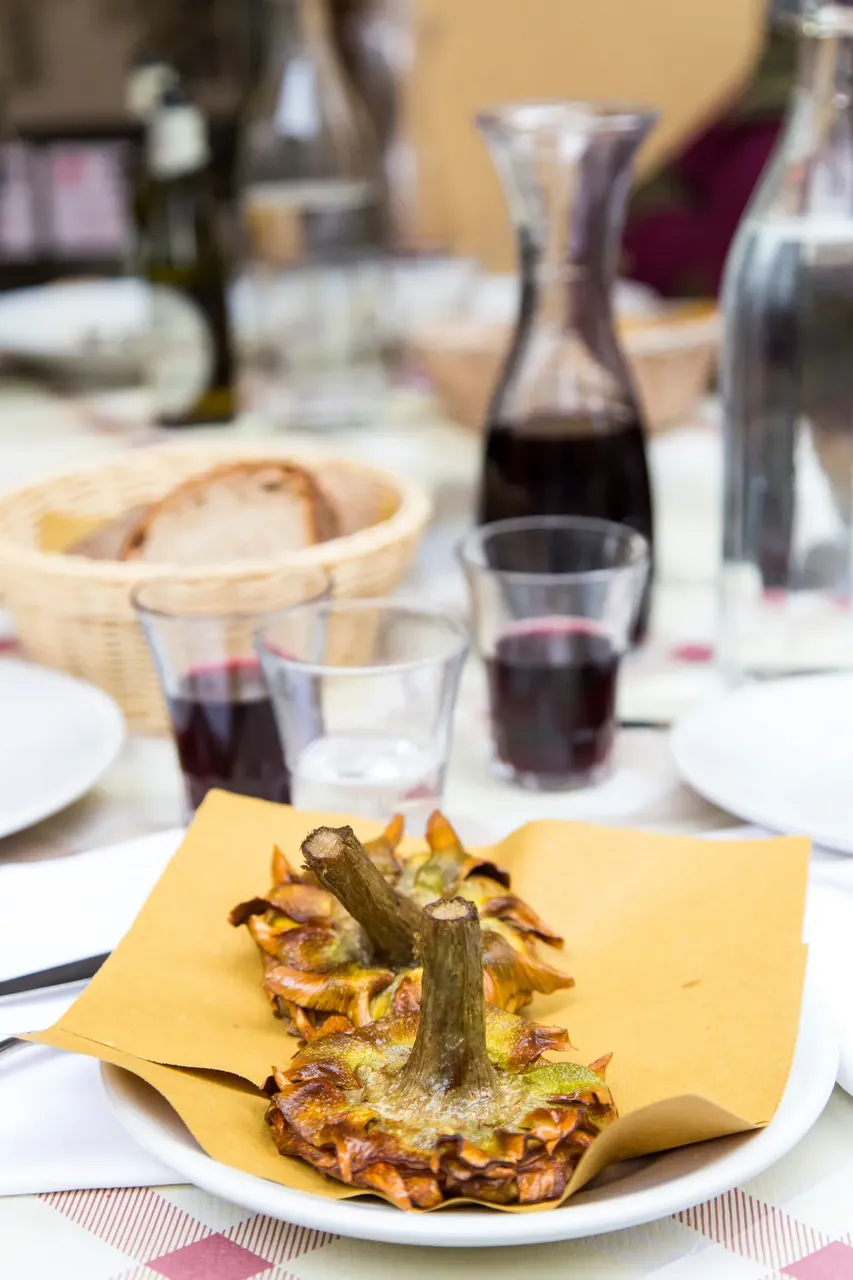 Carciofi alla giudia — Shutterstock