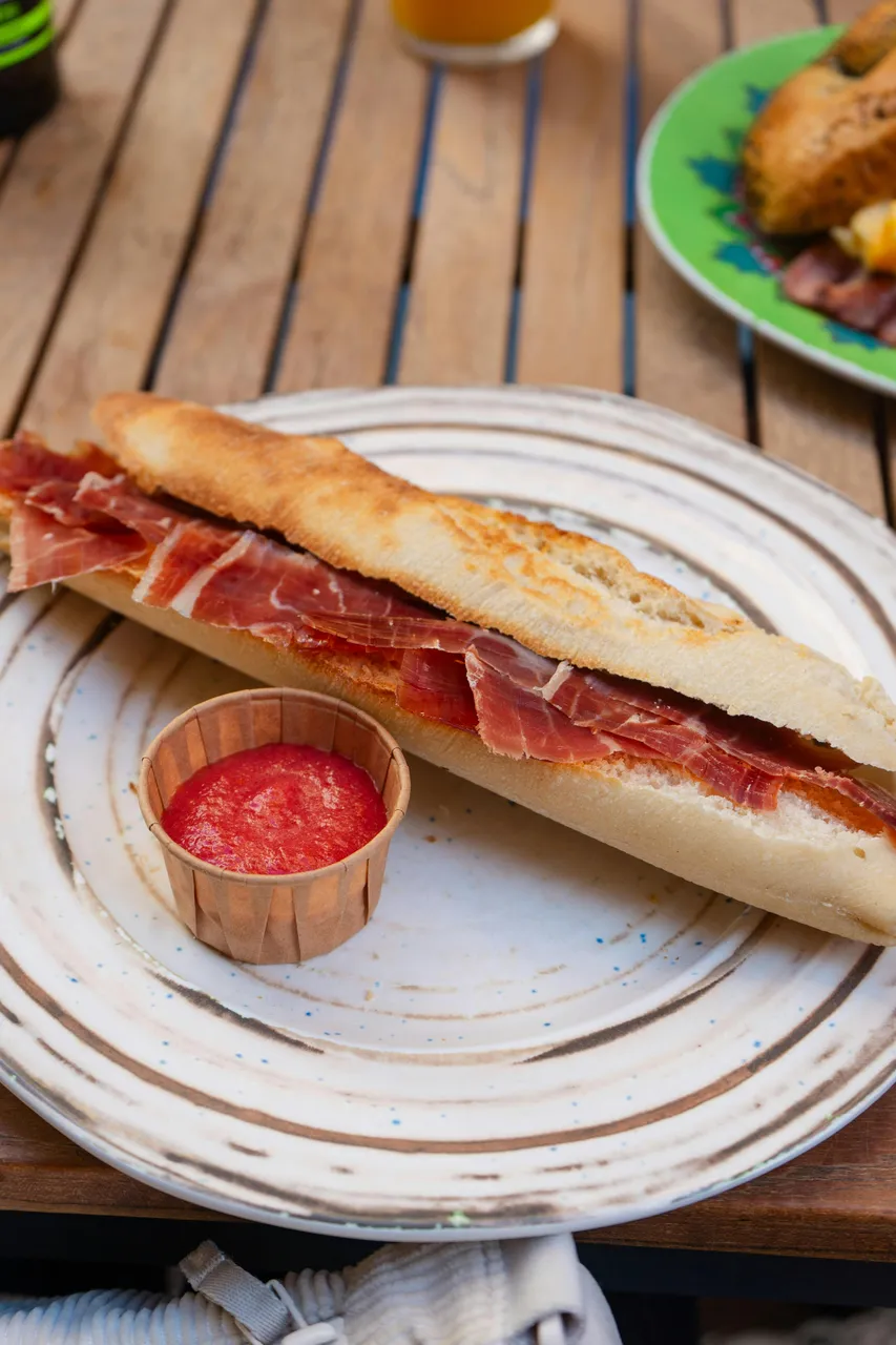 Bread with Jamon and dip