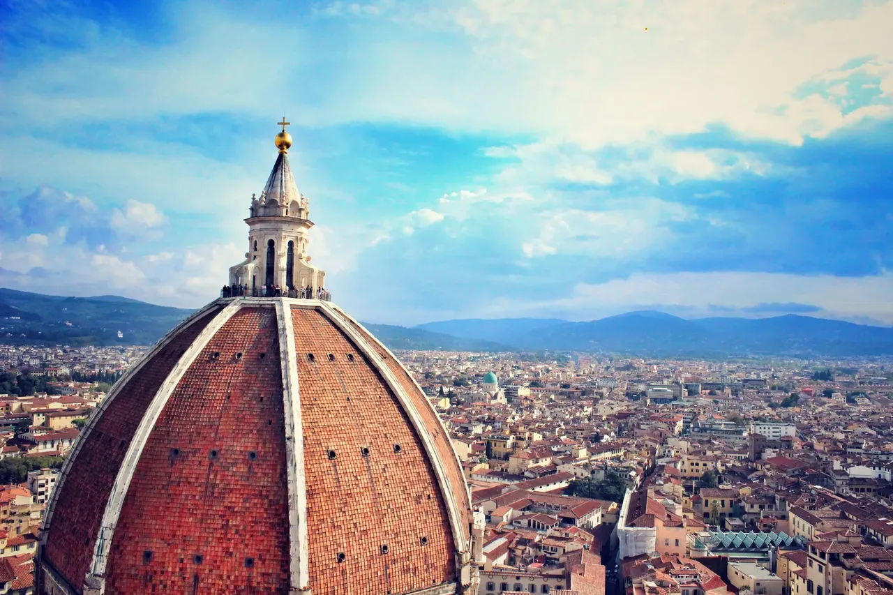Countless galleries, fountains and public replicas of famous works will leave your lust for culture temporarily sated — Pexels Italy cool weird classic Italy