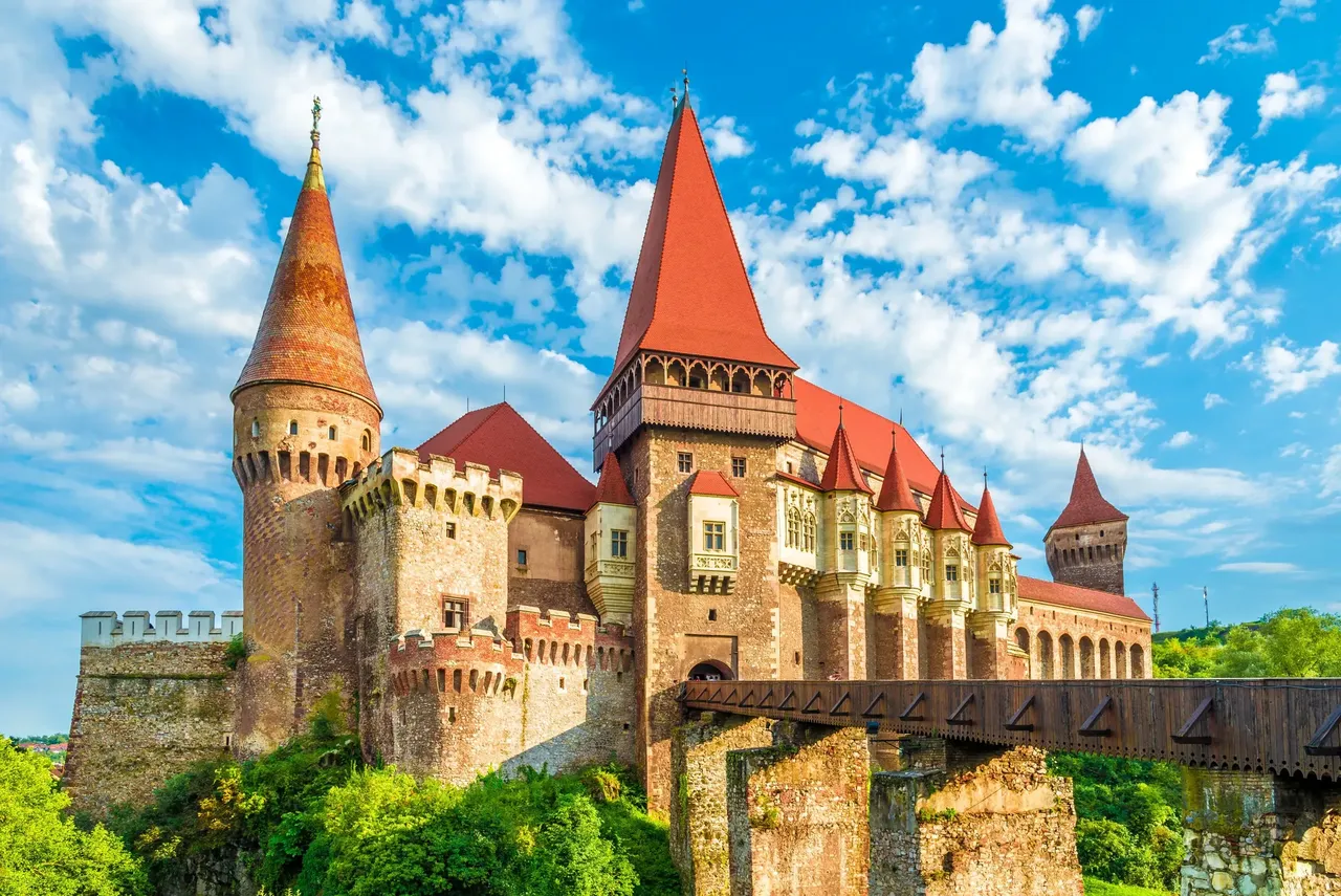 It’s very pretty, but Corvin’s not the home of Dracula – Shutterstock castles