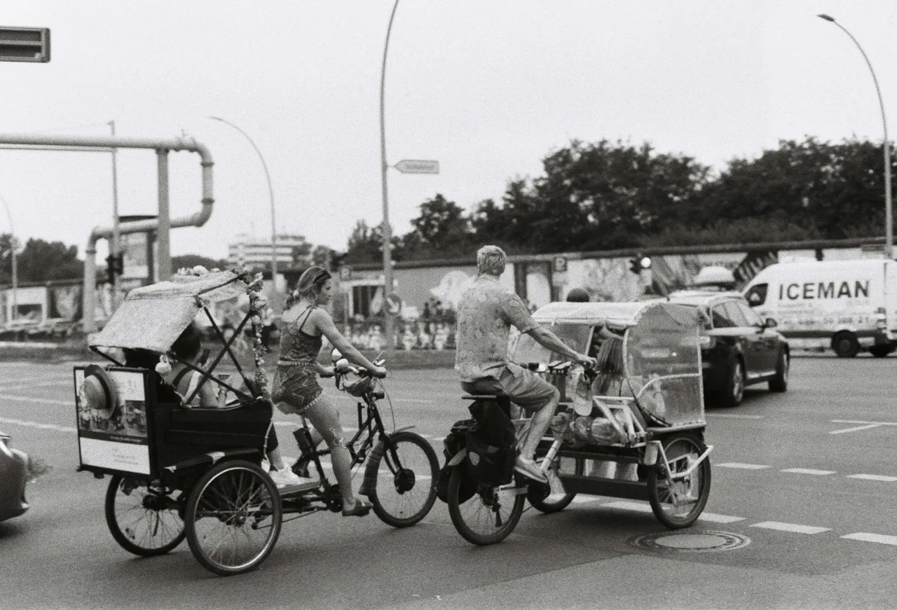 Families riding bicycles in Berlin